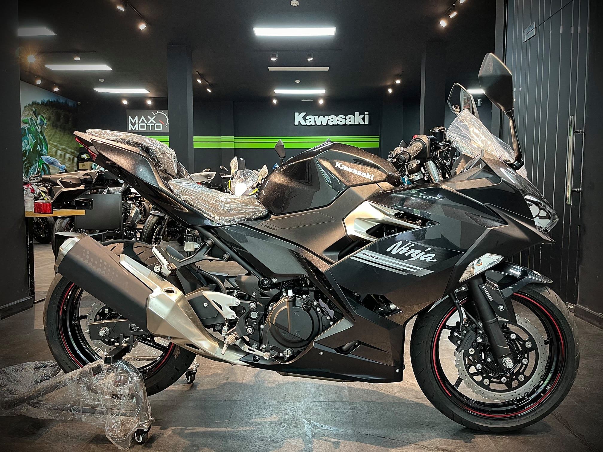 Kawasaki Ninja 400 2021 ấn tượng với diện mạo mới, giá từ 159 triệu đồng Kawawasaki Ninja 400 2021 (6).jpg