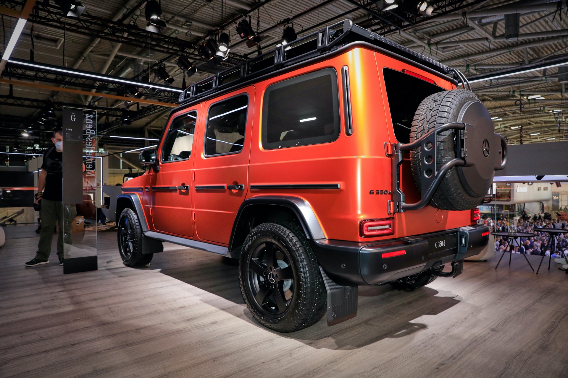 2022-mercedes-benz-g350d-g-class-professional-04.jpg