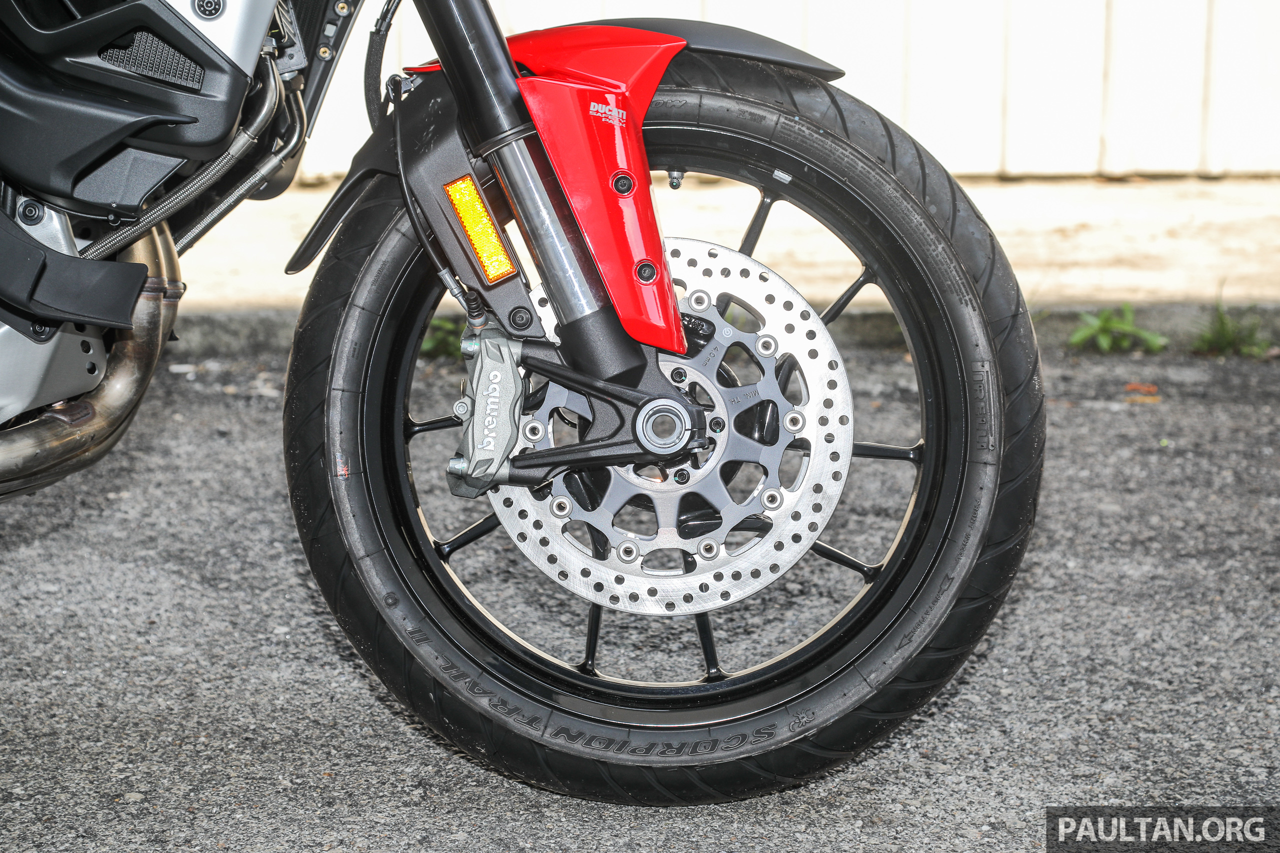 Ducati Multistrada V4 và V4S 2021 cập bến ĐNÁ, giá từ 32.600 USD 2021-Ducati-Multistrada-V4 (5).jpg