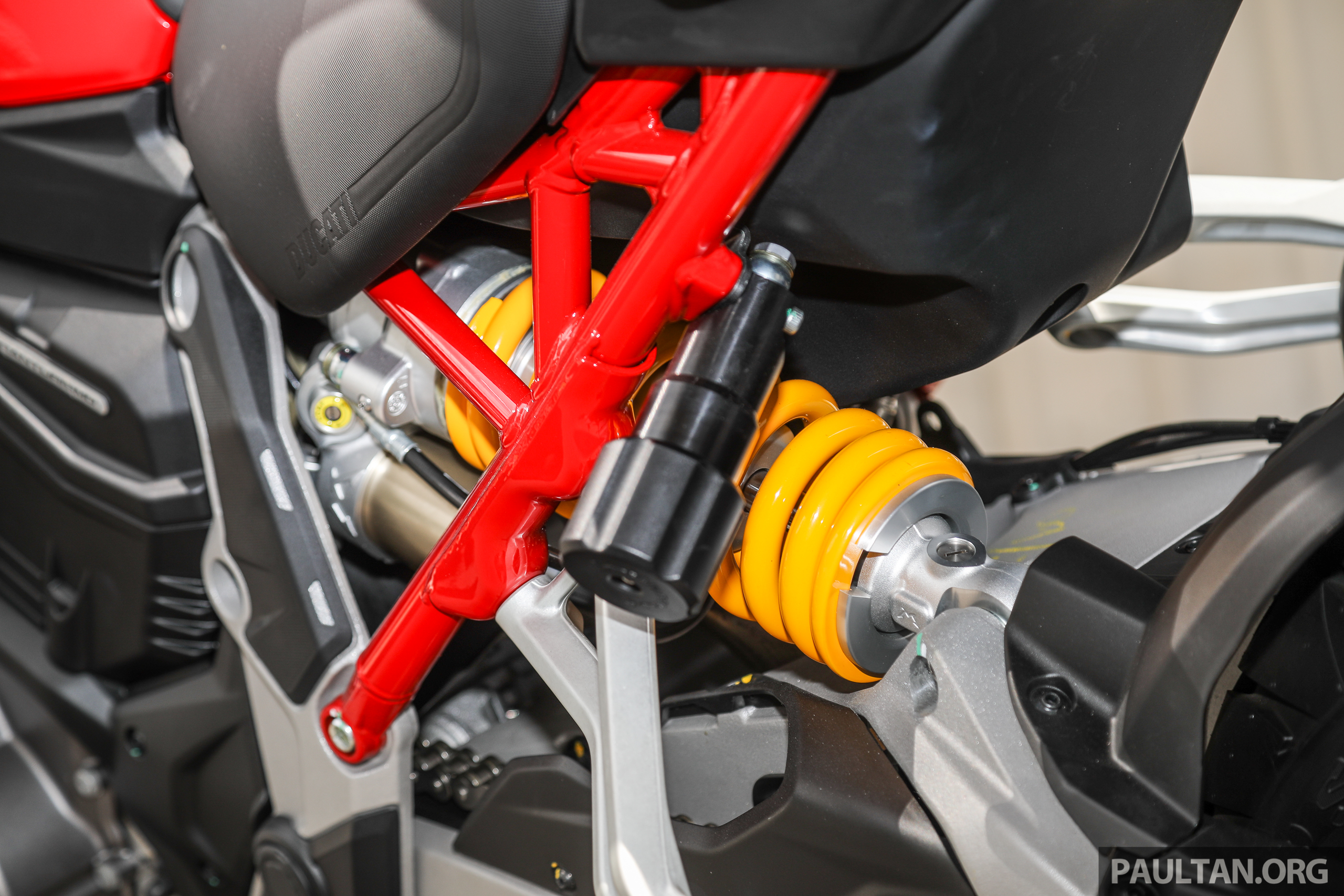 Ducati Multistrada V4 và V4S 2021 cập bến ĐNÁ, giá từ 32.600 USD 2021-Ducati-Multistrada-V4 (6).jpg