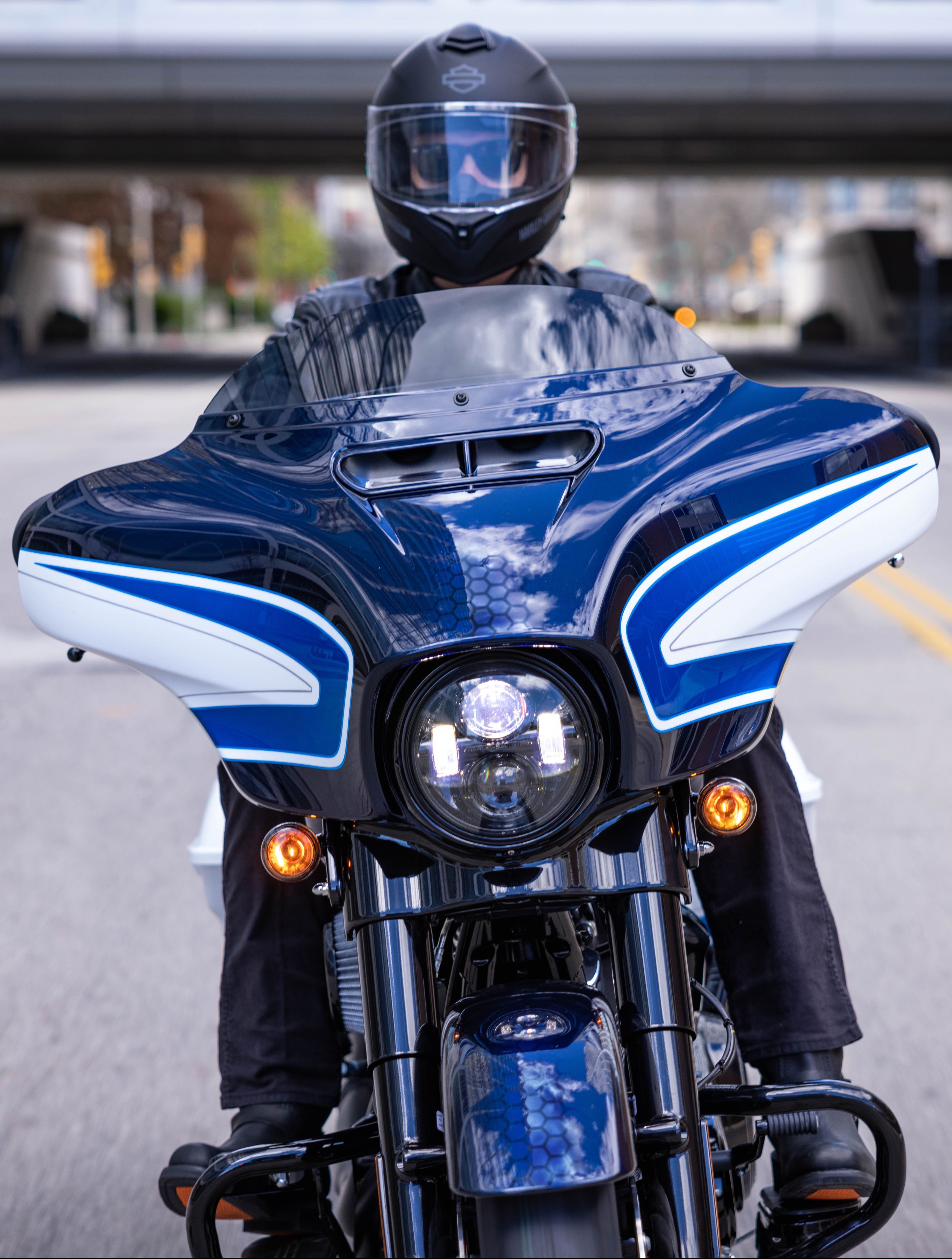 2021-Harley-Davidson-Artic-Blast-Limited-Edition-Street-Glide-Special%20(2).jpg