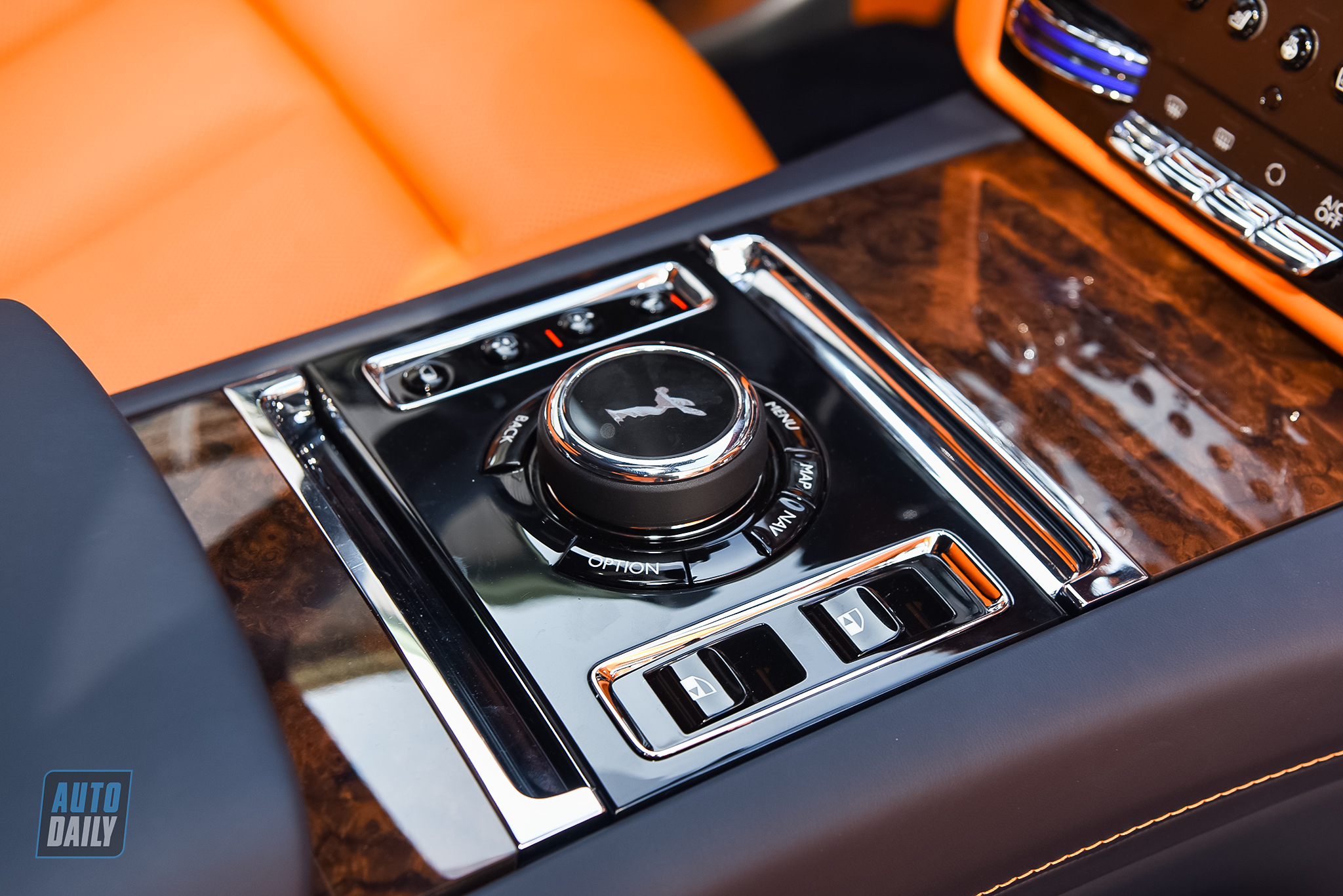 Ảnh chi tiết Rolls-Royce Ghost EWB 2021 đặt hàng cá nhân hoá 28.jpg