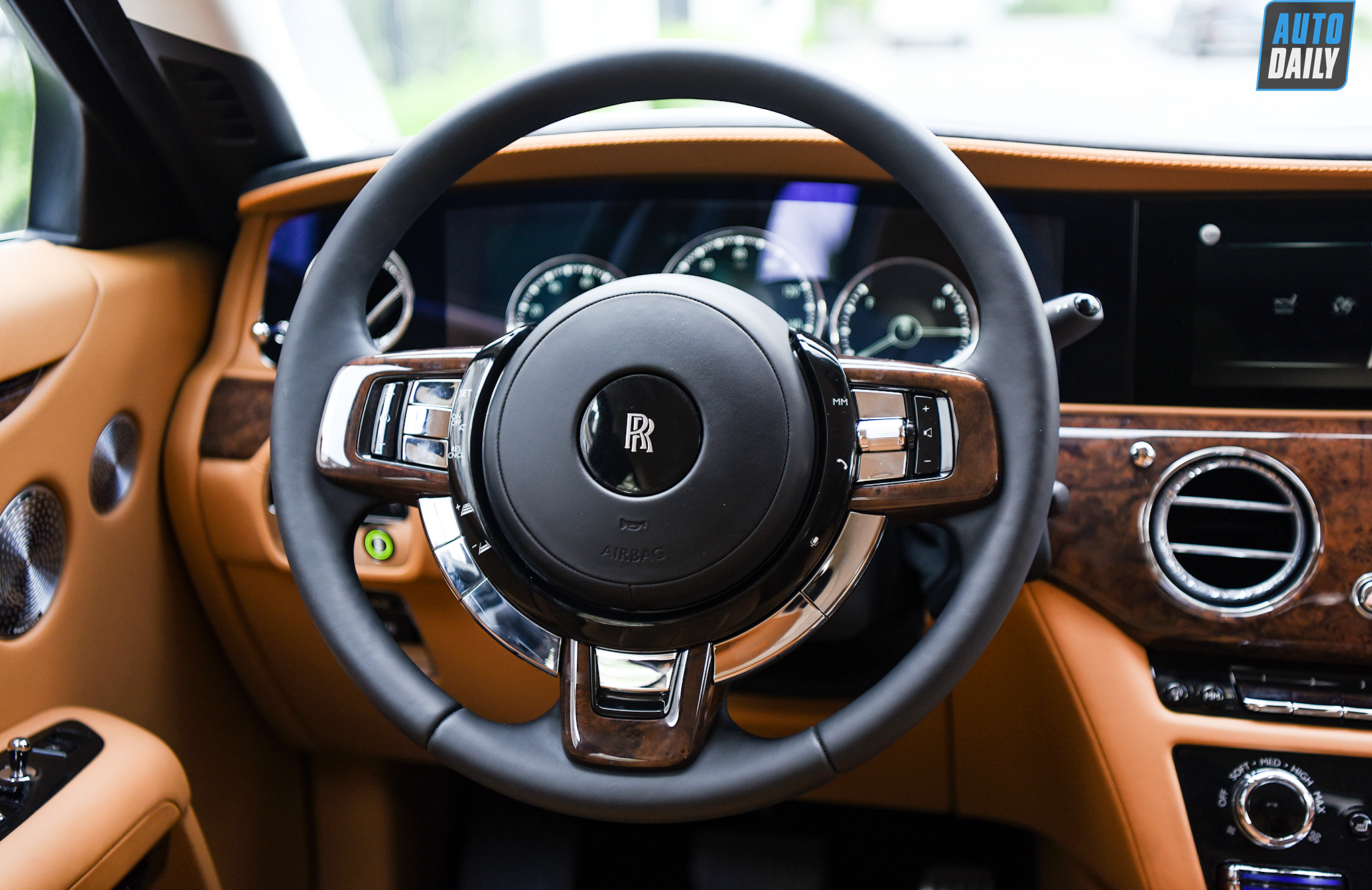 Ảnh chi tiết Rolls-Royce Ghost EWB 2021 đầu tiên về Việt Nam a33.jpg