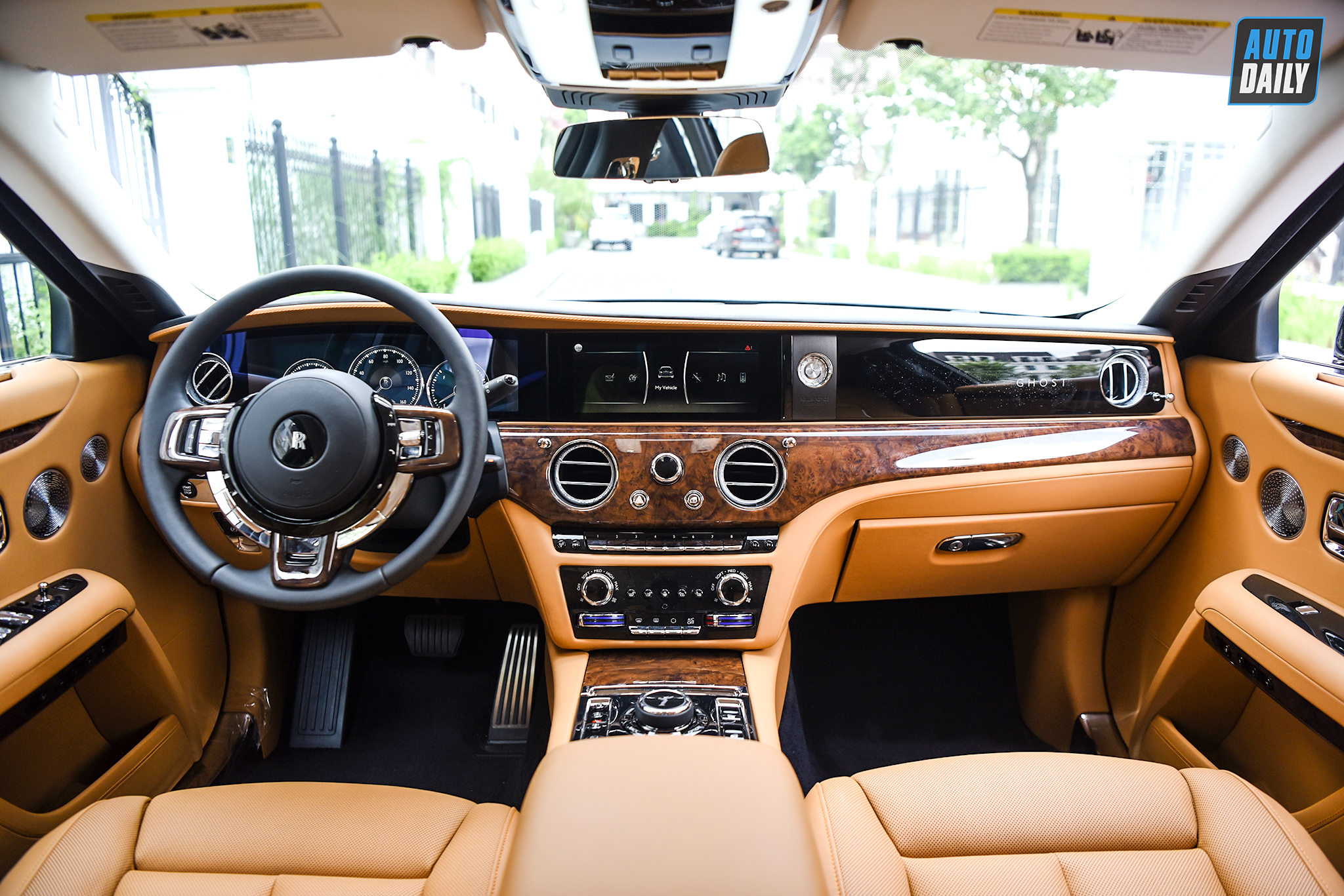 Ảnh chi tiết Rolls-Royce Ghost EWB 2021 đầu tiên về Việt Nam a34.jpg