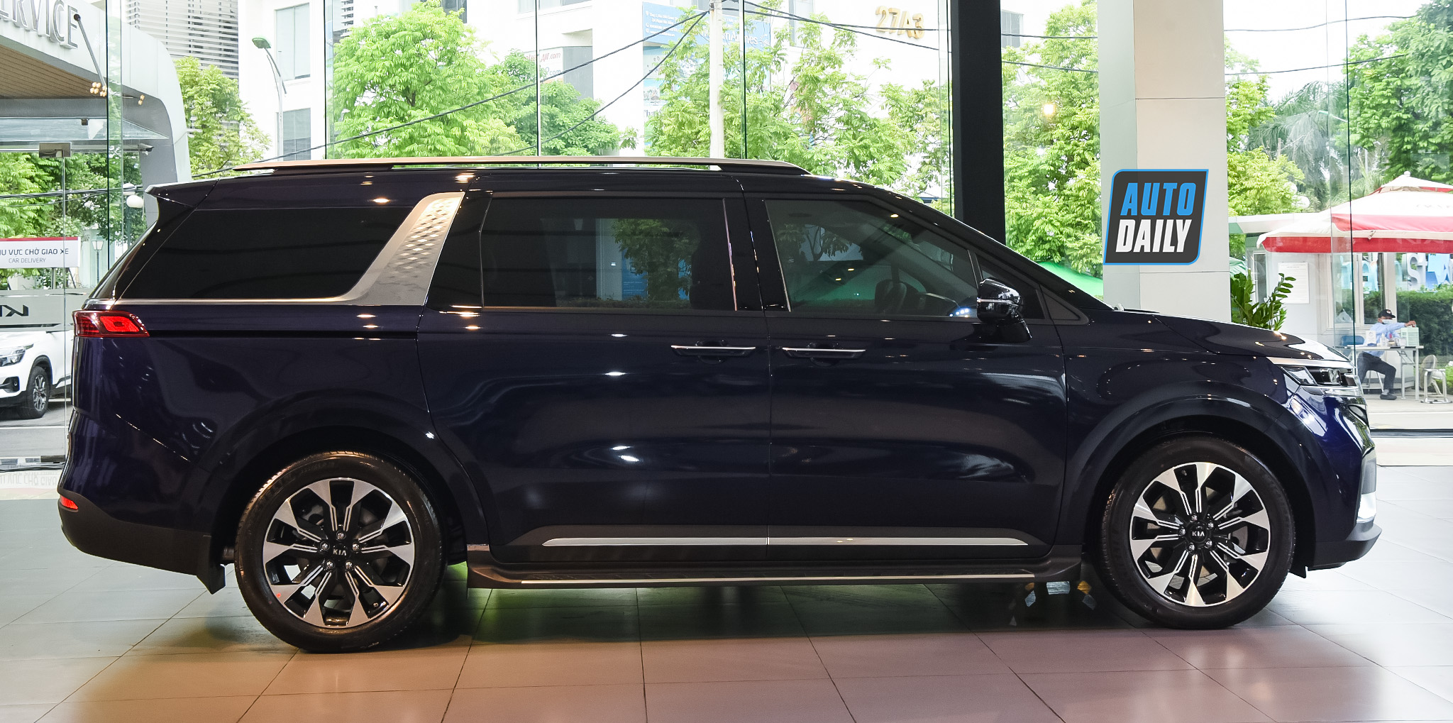 Kia Carnival 2021 chính thức ra mắt tại Việt Nam, giá từ 1,199 tỷ adt-1961-copy.jpg