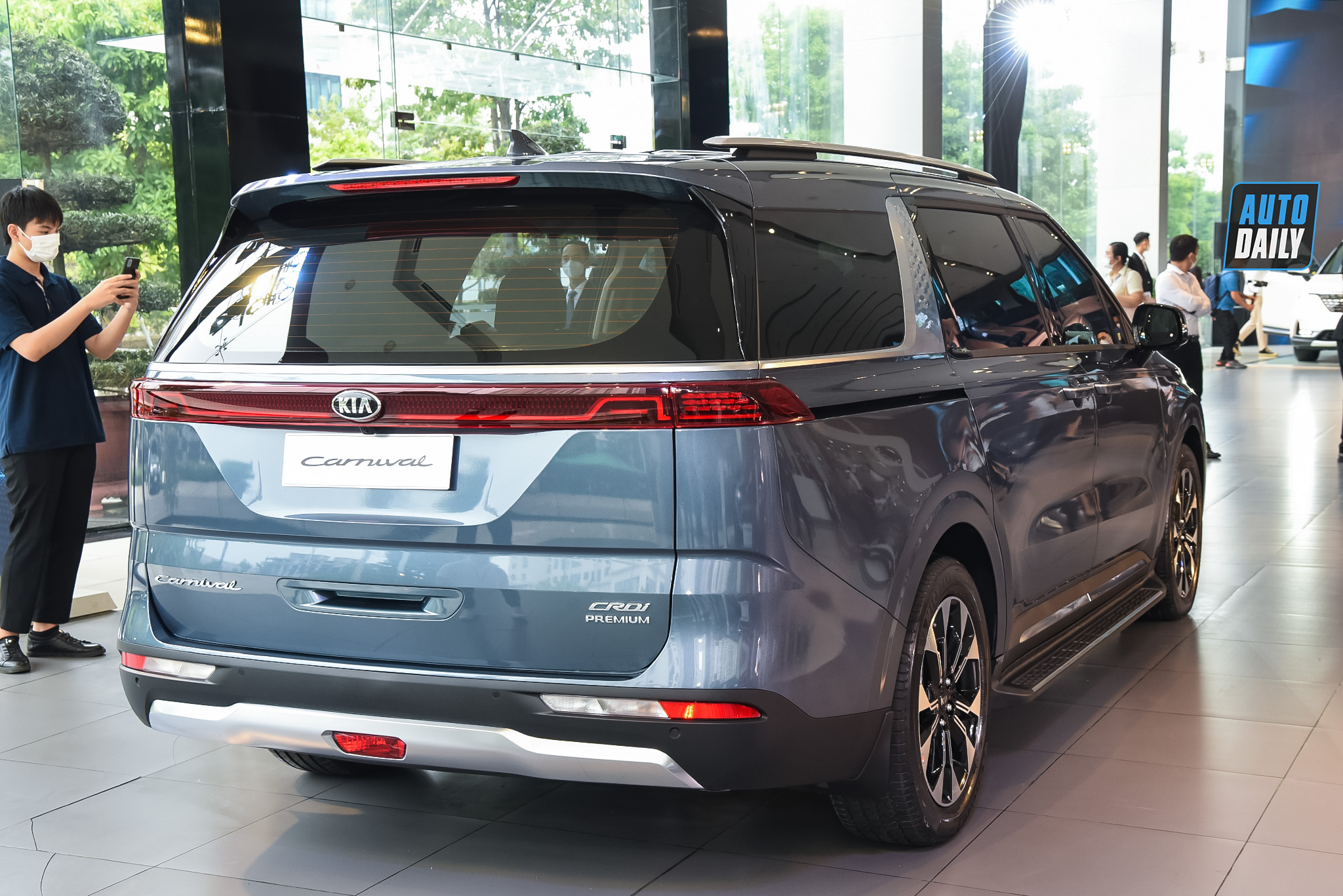 Kia Carnival 2021 chính thức ra mắt tại Việt Nam, giá từ 1,199 tỷ adt-1966-copy.jpg
