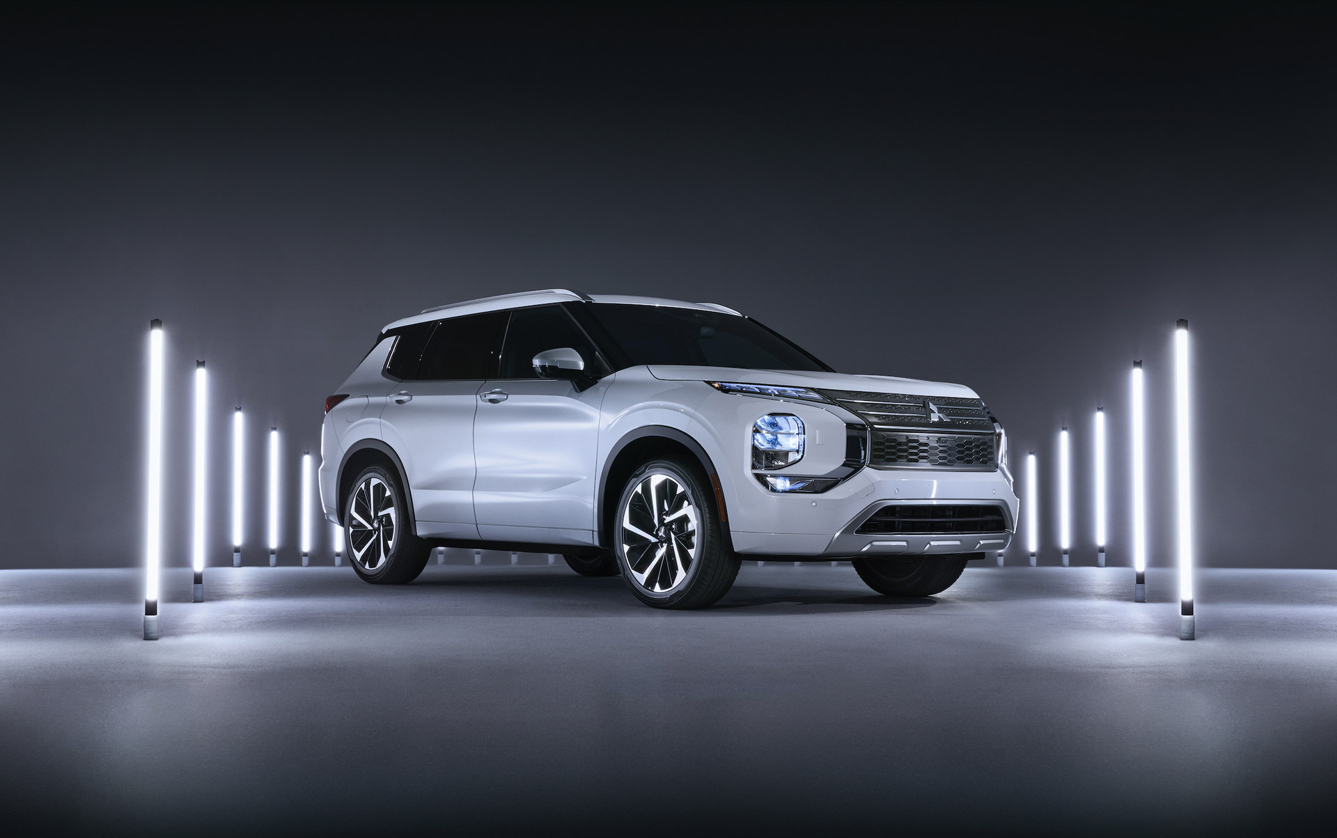 2022-mitusbishi-outlander-phev-3.jpg