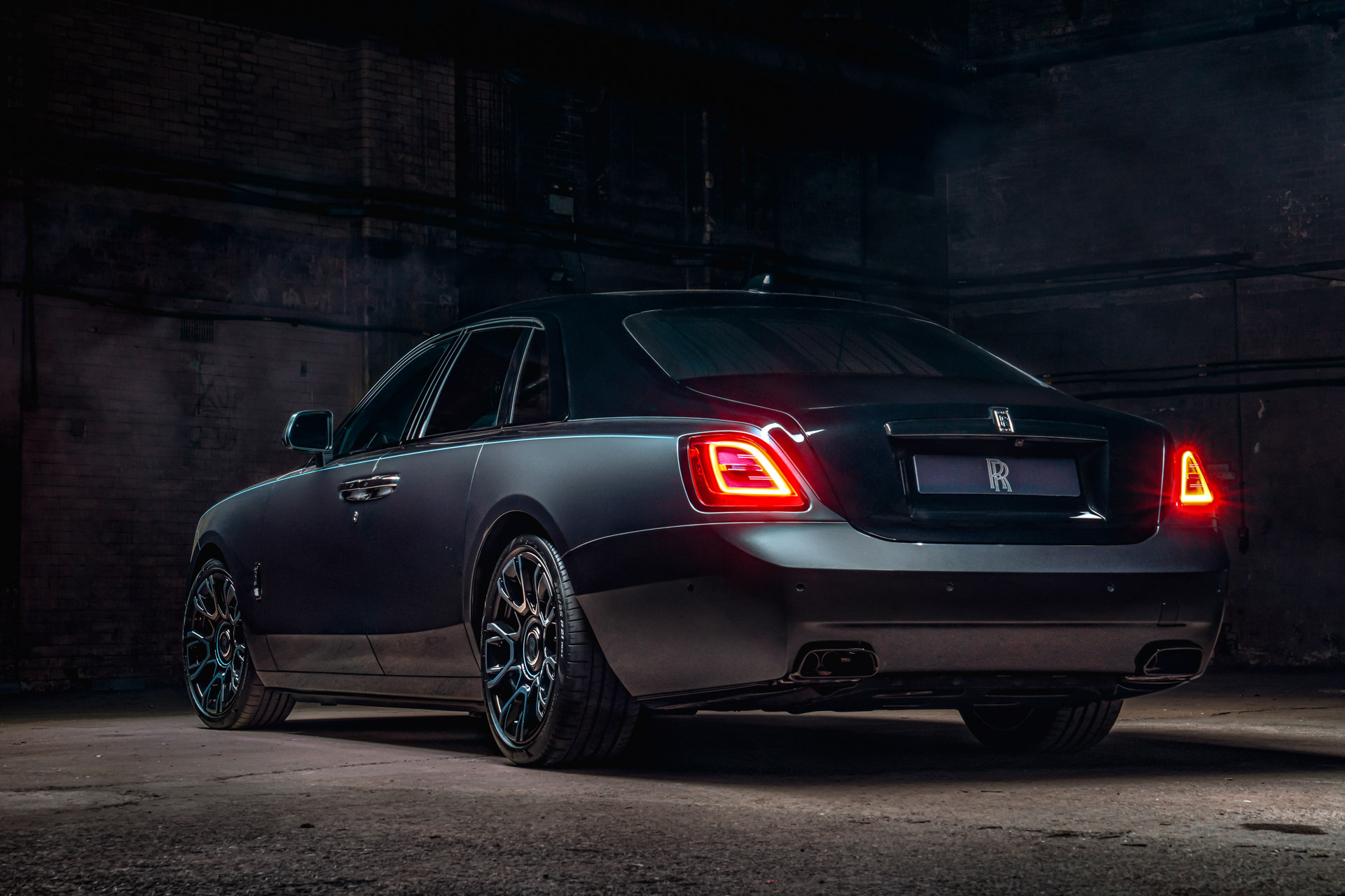 rolls-royce-ghost-black-badge-2021-warehouse-5.jpeg