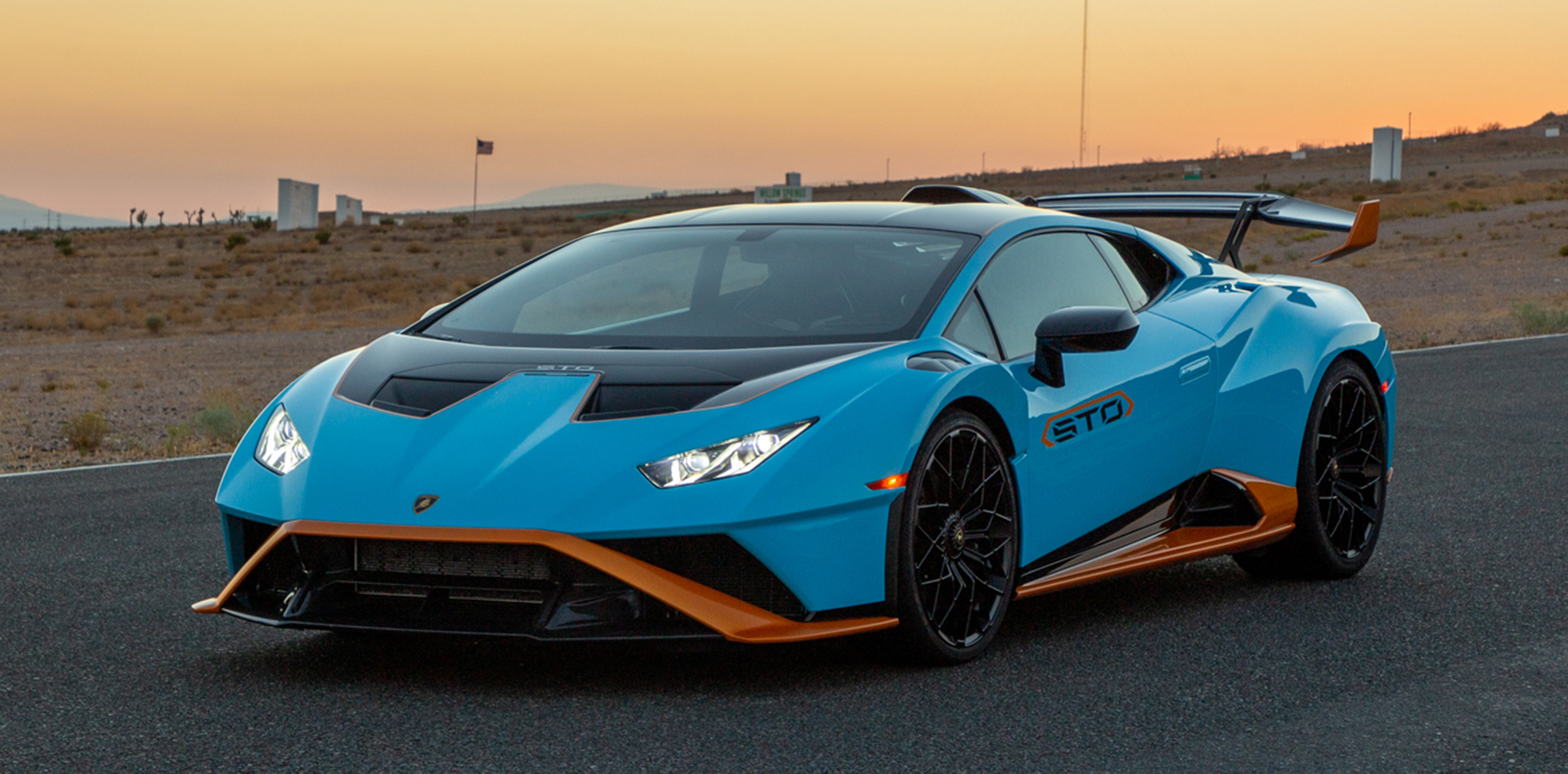 2022-lamborghini-huracan-sto-100807757-h.jpeg