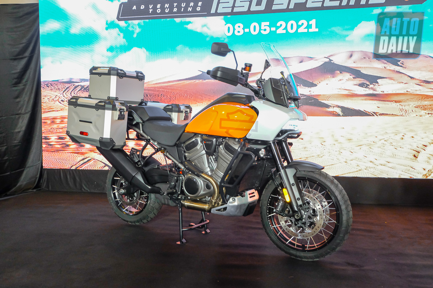 Trận chiến cân não giữa KTM 1290 Super Adventure và Ducati Multistrada V4 Harley-Davidson Pan America 1250 Special (10).jpg