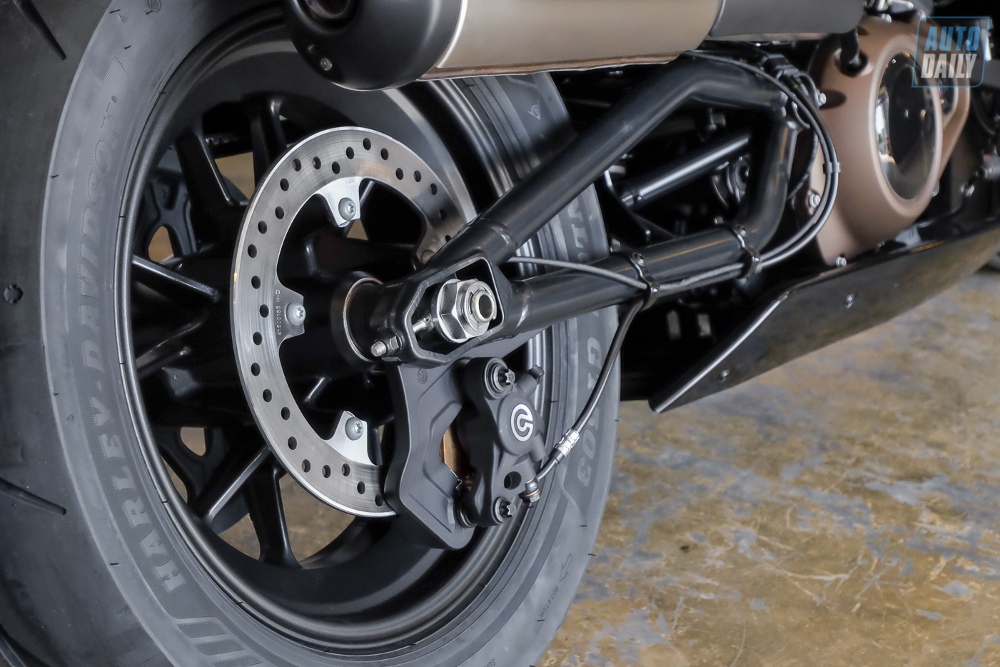 Cận cảnh Harley-Davidson Sportster S giá từ 589 triệu đồng tại Việt Nam Harley-Davidson Sportster S (8).jpg