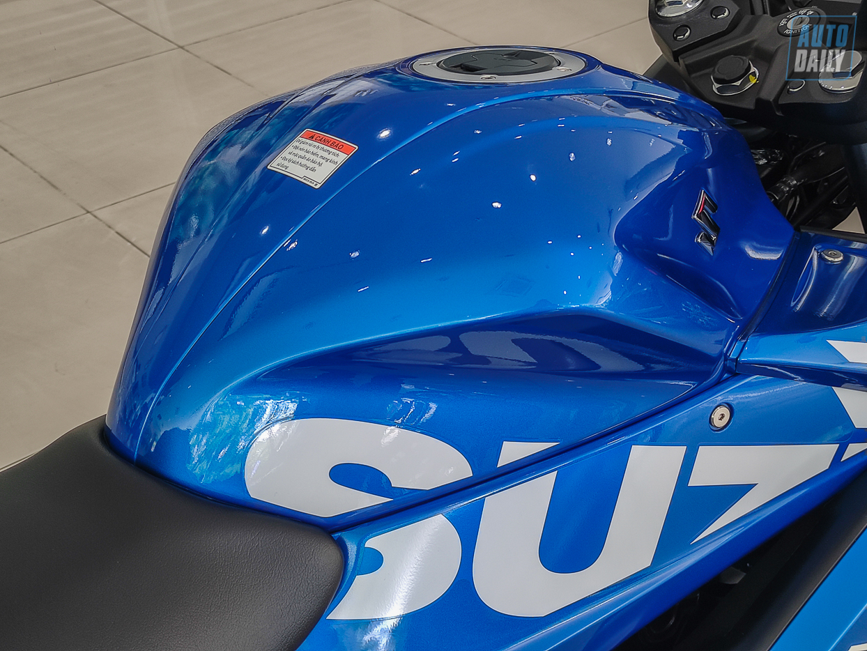 Soi chi tiết Suzuki Gixxer SF 250 có giá từ 125,9 triệu đồng tại Việt Nam Suzuki Gixxer SF 250 (7).jpg