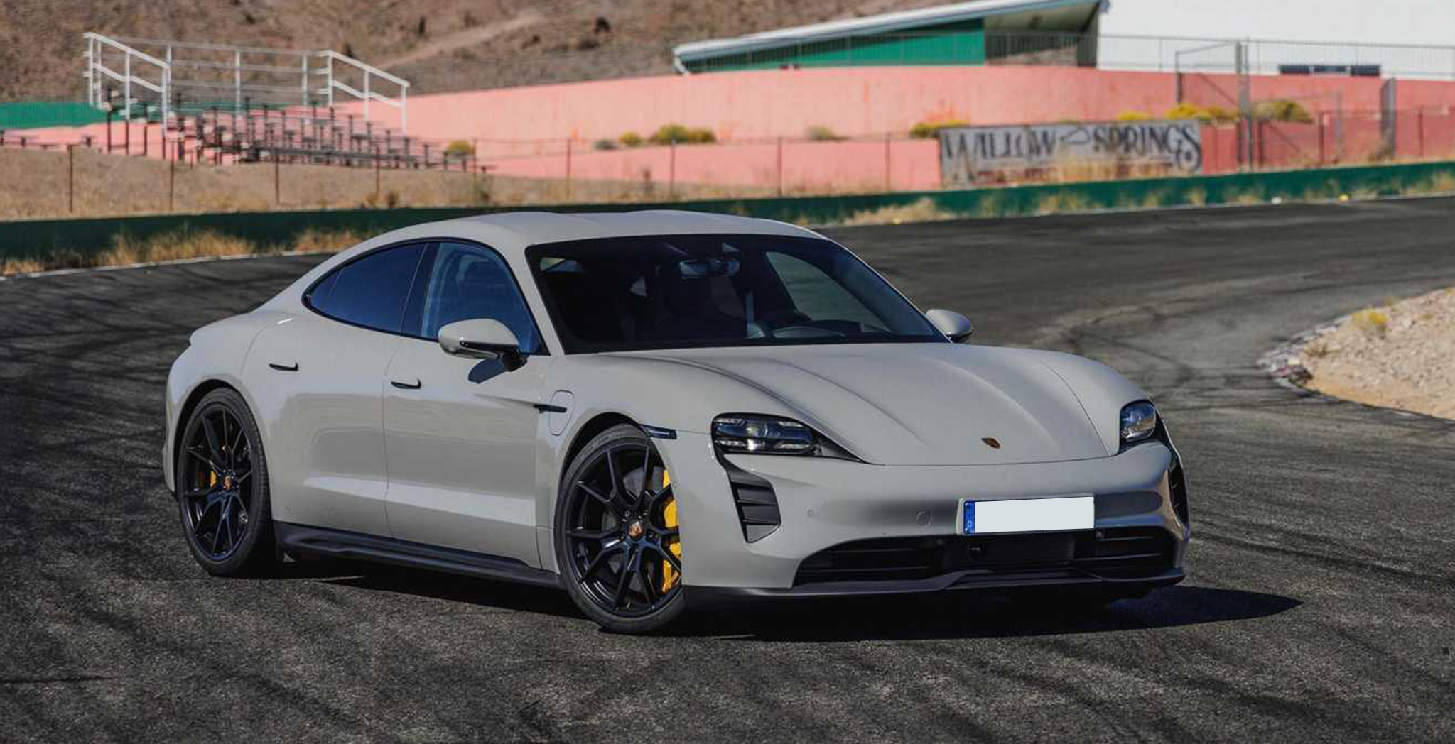 Porsche Taycan GTS 2022 chính thức ra mắt, động cơ điện 590 mã lực