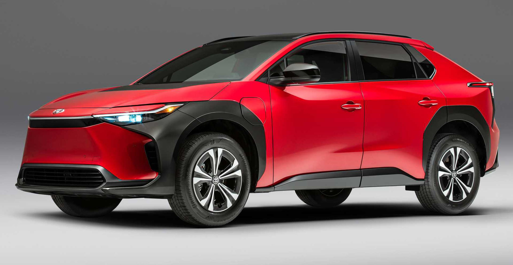 Xe điện Toyota bZ4X 2023 chính thức ra mắt, hoạt động 400km một lần sạc