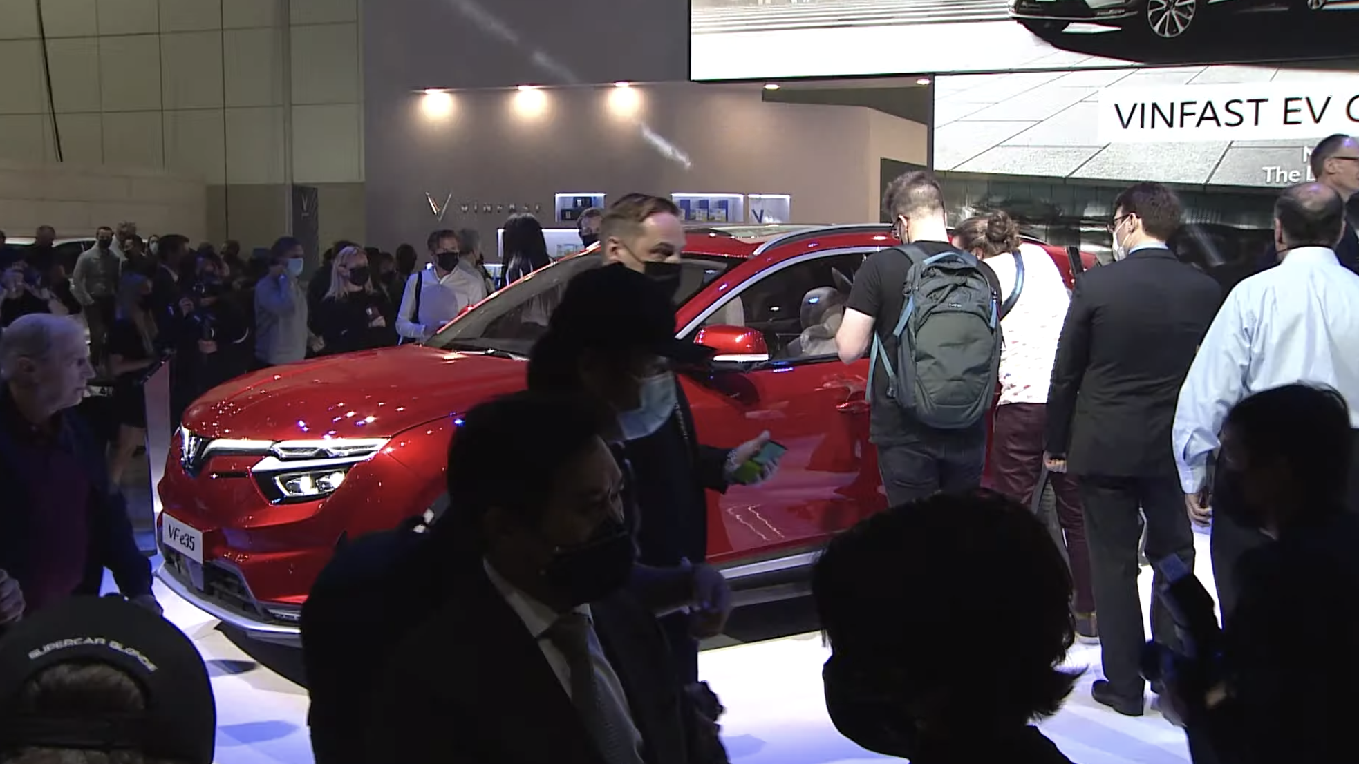 Trực tiếp VinFast VF e35, VF e36 ra mắt tại Mỹ screen-shot-2021-11-18-at-65050-am.png
