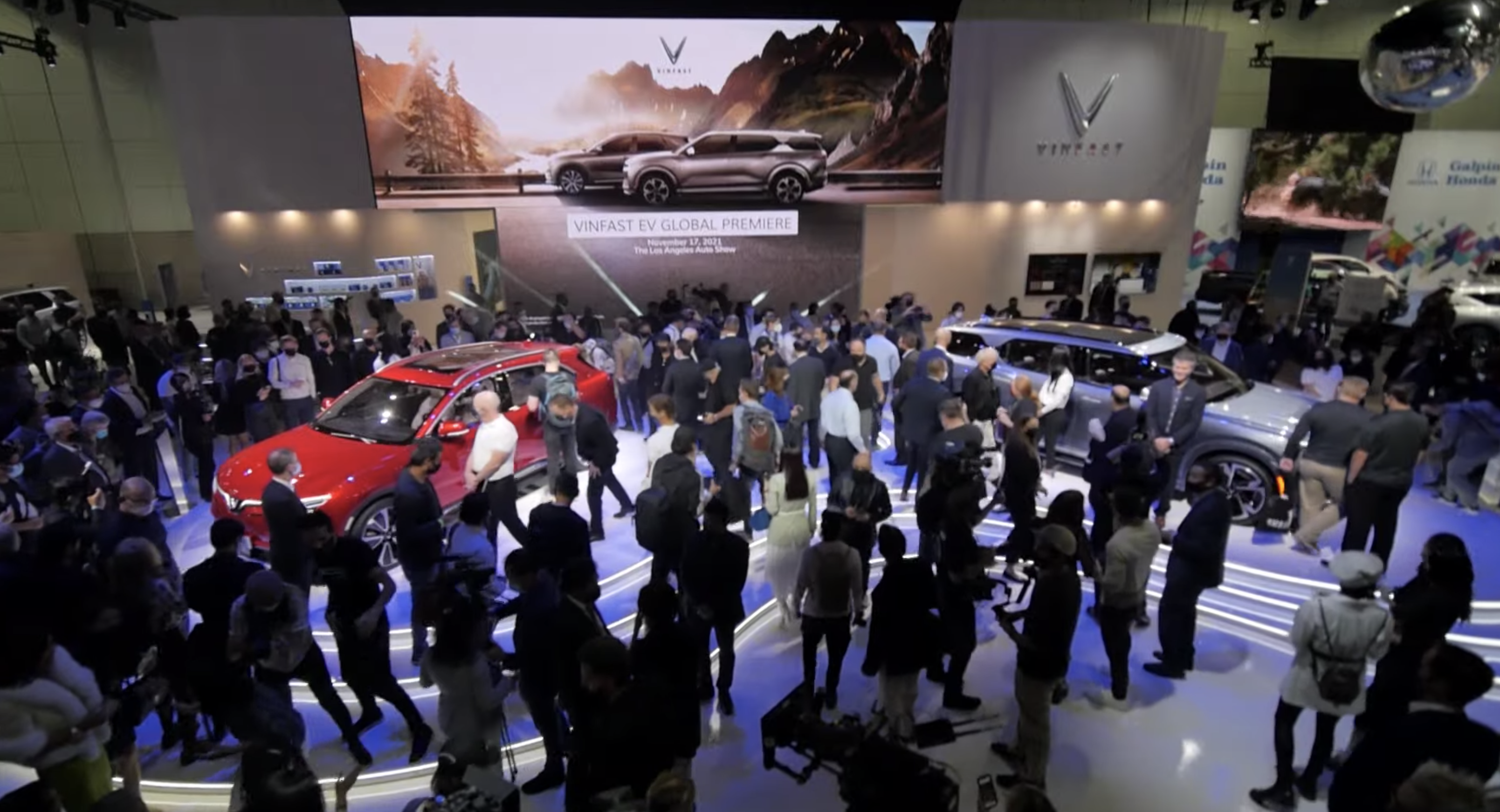 Trực tiếp VinFast VF e35, VF e36 ra mắt tại Mỹ screen-shot-2021-11-18-at-65107-am.png