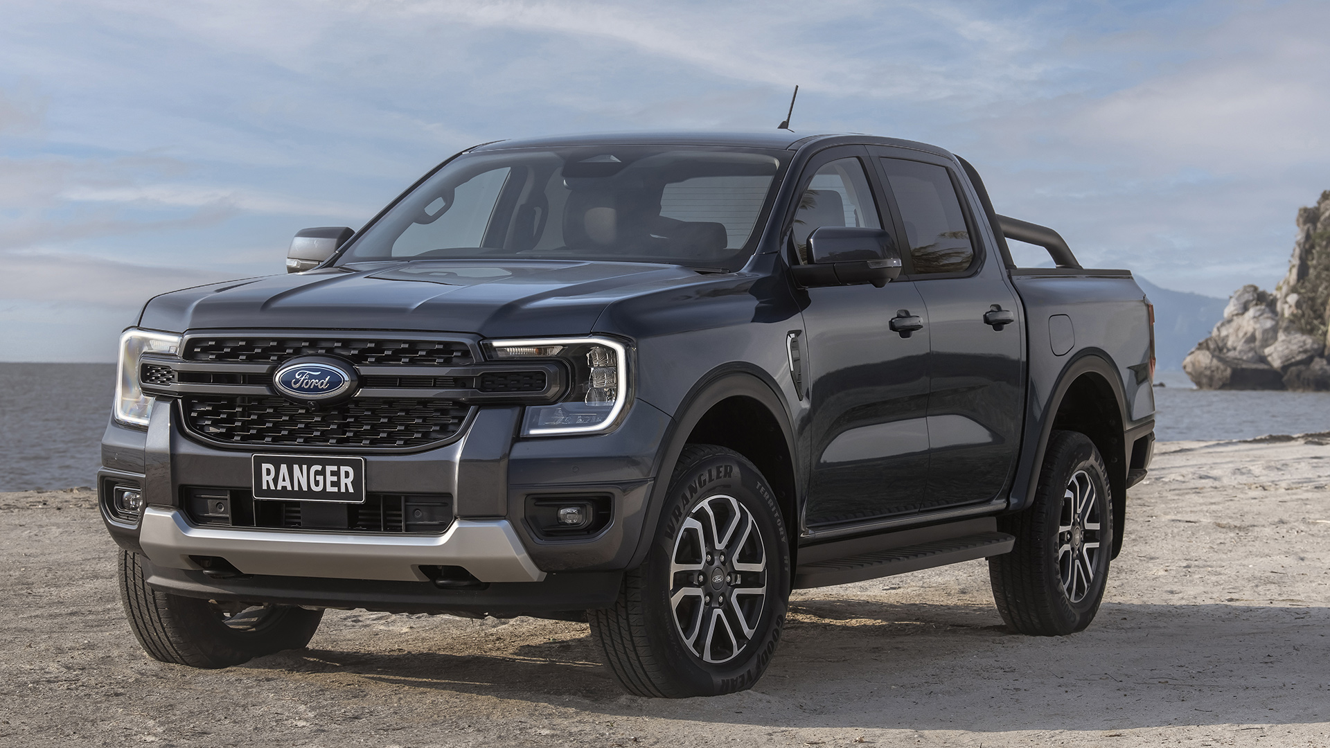 Tất tần tật về Ford Ranger 2022 - Lột xác hoàn toàn, các đối thủ phải "CHÀO THUA"?