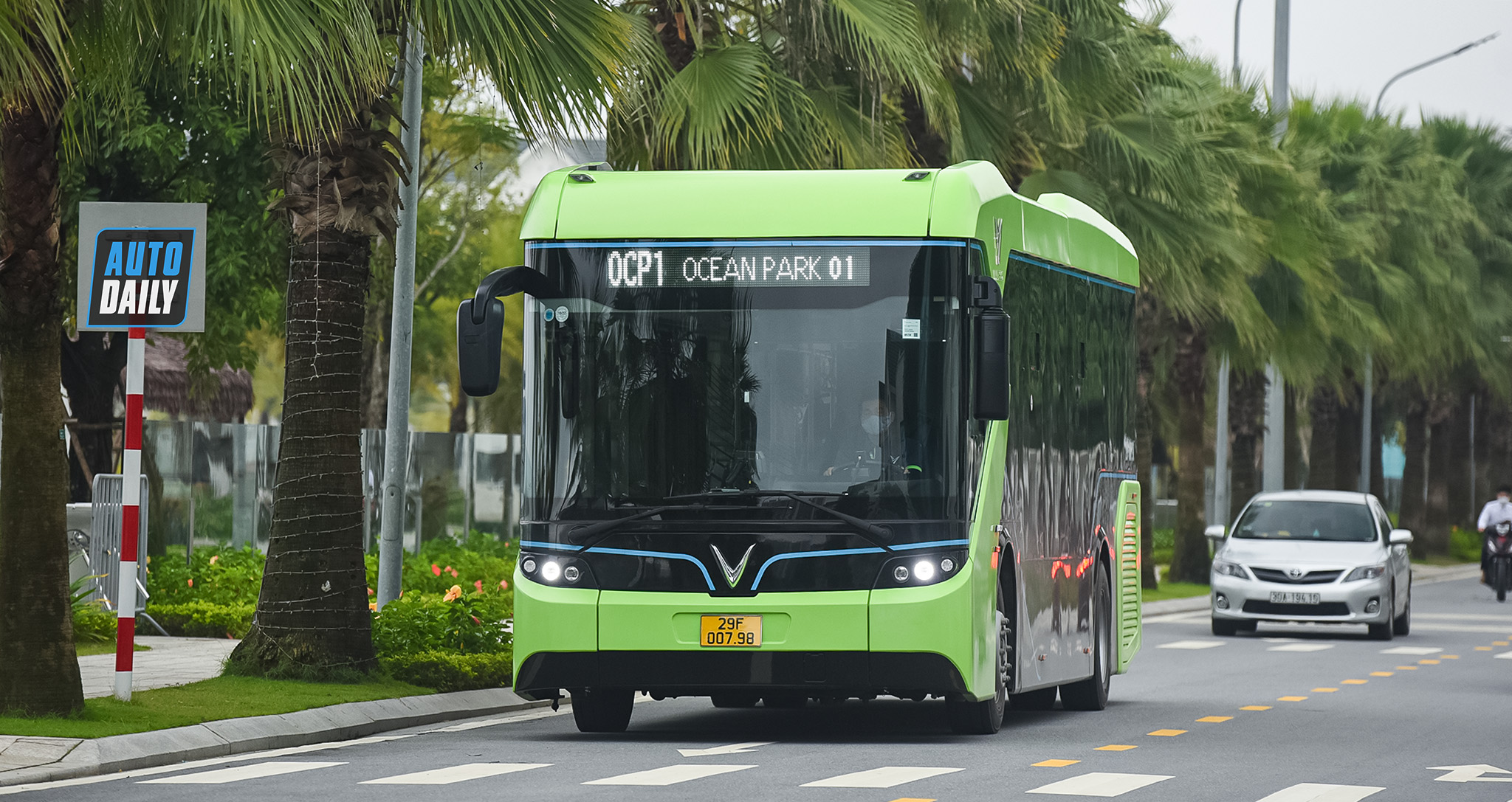 3 tuyến xe bus điện đầu tiên bắt đầu hoạt động tại Hà Nội từ 2/12