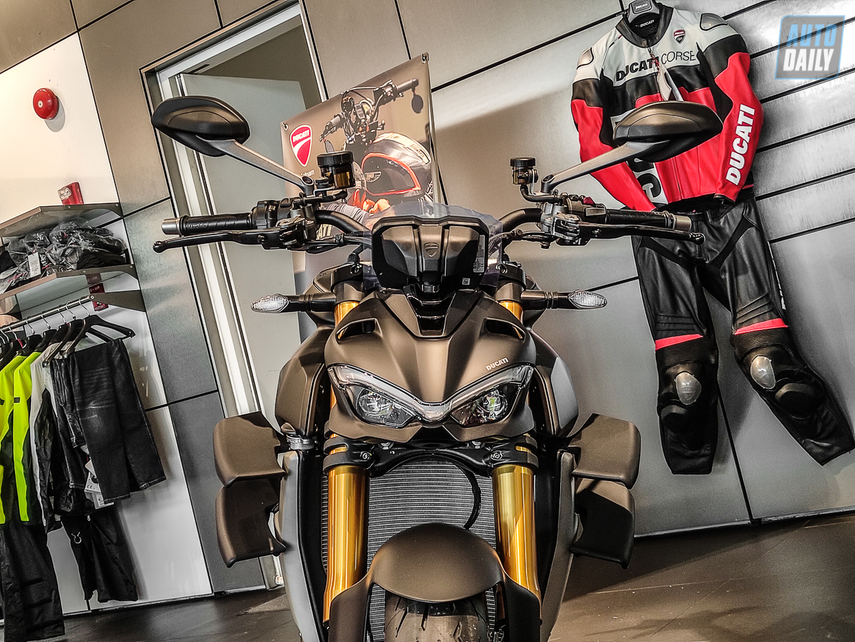 Cận cảnh phiên bản Dark Stealth của Ducati Streetfighter V4 S 2020 Ducati Streetfighter V4S Dark Stealth (12).jpg