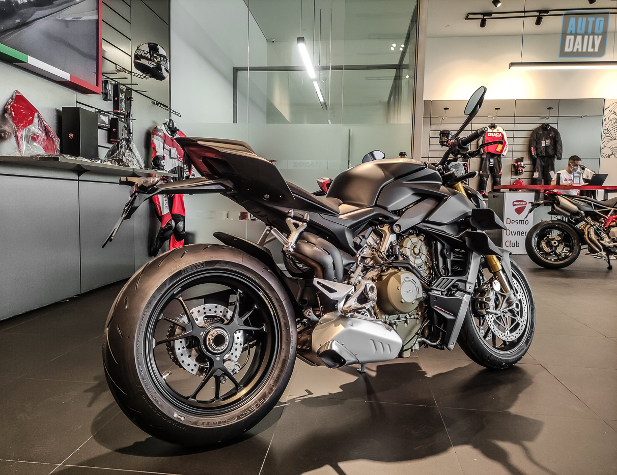 Cận cảnh phiên bản Dark Stealth của Ducati Streetfighter V4 S 2020 Ducati Streetfighter V4S Dark Stealth (3).jpg
