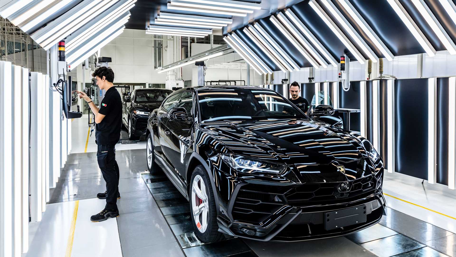 lamborghini-urus-4-years-of-history3.jpeg