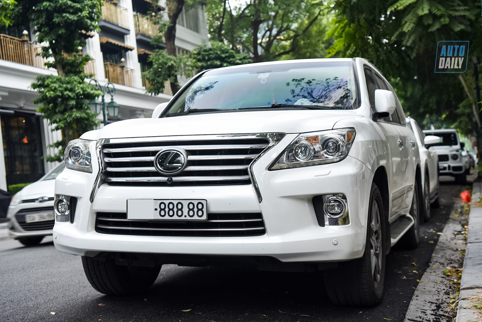 Ngắm dàn xe sang, siêu sang khủng trên phố Hà Nội adt-7091-copy.jpg