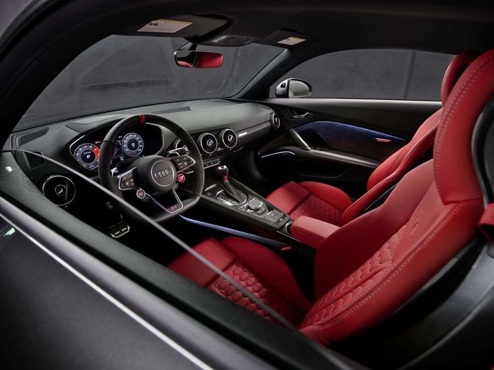 Audi TT RS 2022 ra mắt, thêm bản đặc biệt giá từ 74.245 USD small-9102-2022audittrsheritageedition-1638994407.jpeg