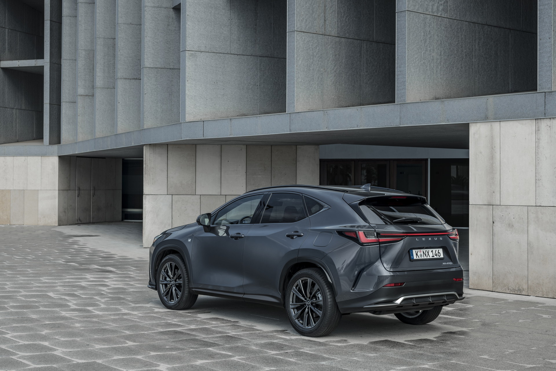 Lexus NX 2022 chốt giá từ 50.551 USD 2021-lexus-nx450h-eu-spec-8.jpg