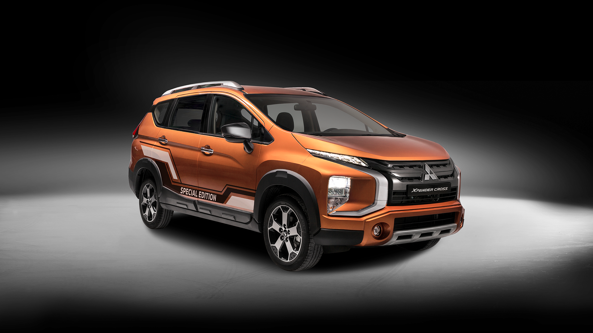 Bộ đôi Mitsubishi Xpander và Xpander Cross bản đặc biệt ra mắt, giá không đổi xpander-cross-special-edition-ngoai-that-2.png