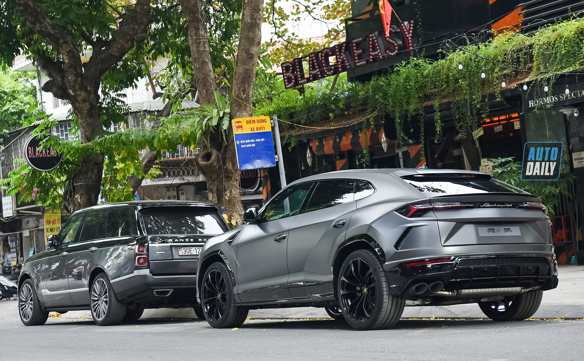 Siêu xe Lamborghini Urus với ngoại thất màu lạ mắt về Việt Nam adt-8140-copy.jpg