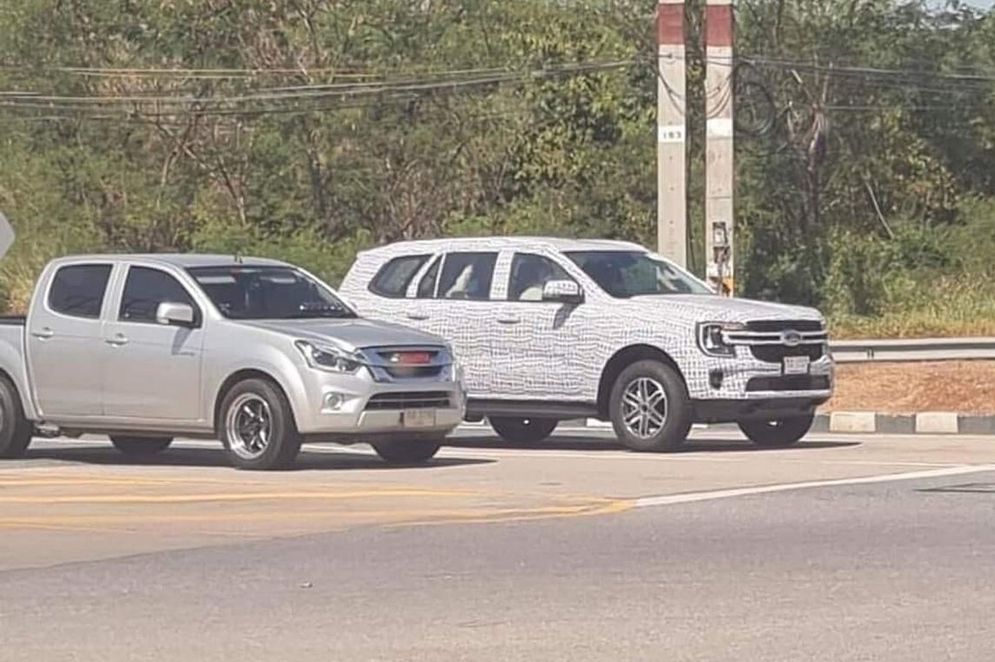 Ford Everest 2022 được phát hiện trên đường chạy thử tại Thái Lan ford-everest-2022.jpg