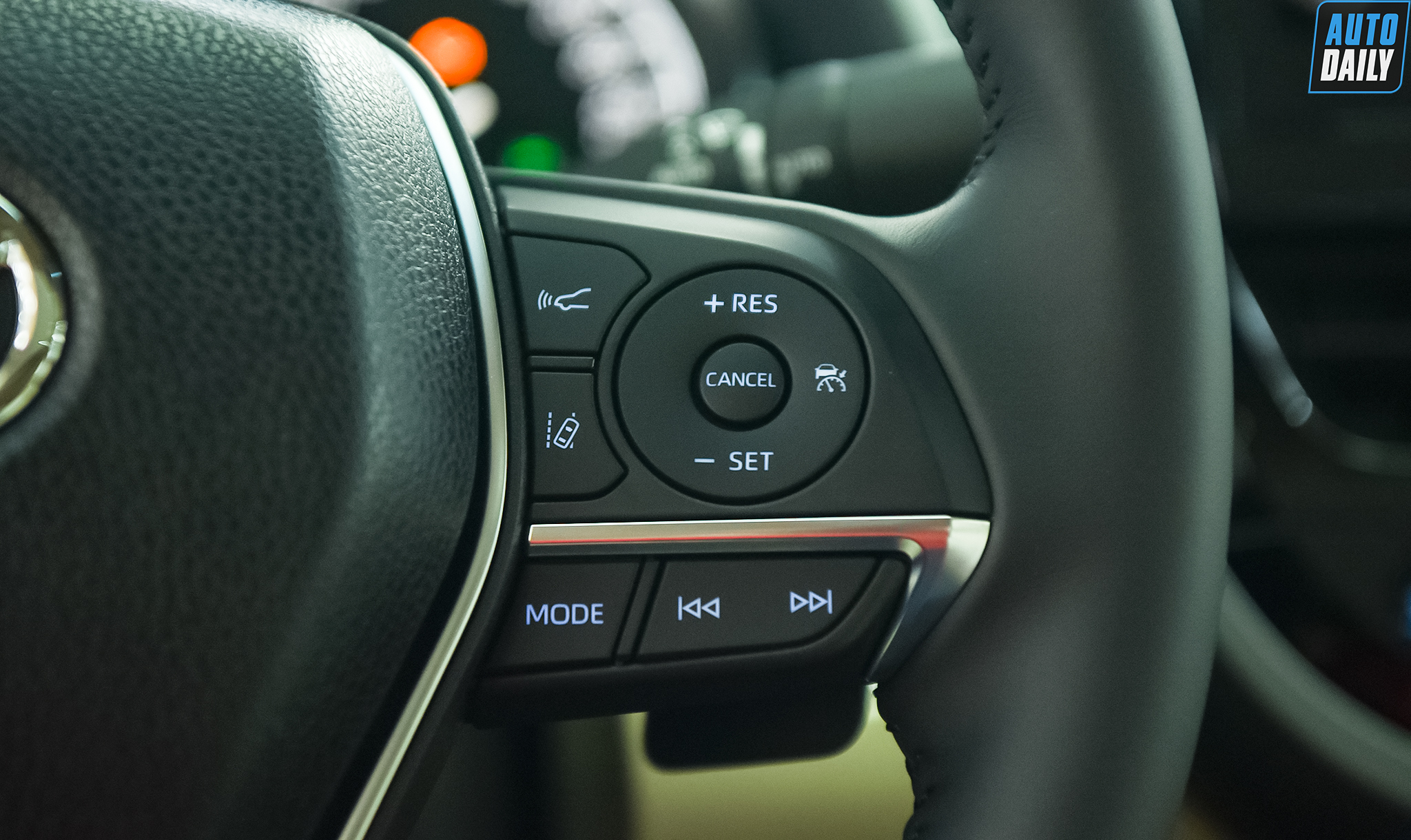 Chi tiết Toyota Camry 2.0Q 2022, lựa chọn mới giá 1,167 tỷ đồng 15.jpg