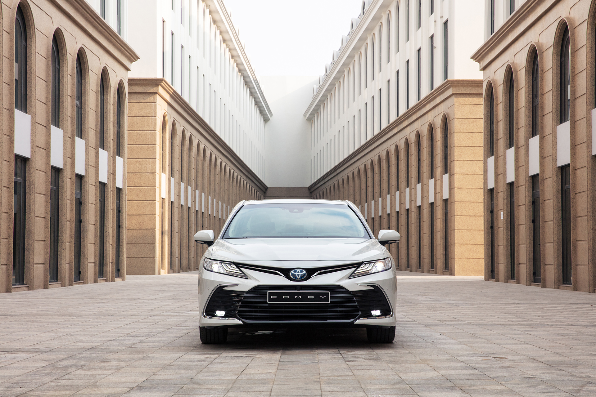 Chi tiết Toyota Camry 2022 phiên bản HV giá 1,441 tỷ đồng toyota-camry-5.jpg