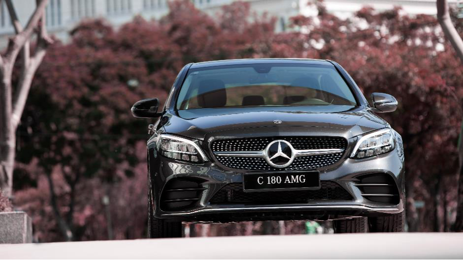 Cơ hội trúng Mercedes-Benz C 180 AMG khi mua xe cuối năm vietnam-star-01.png