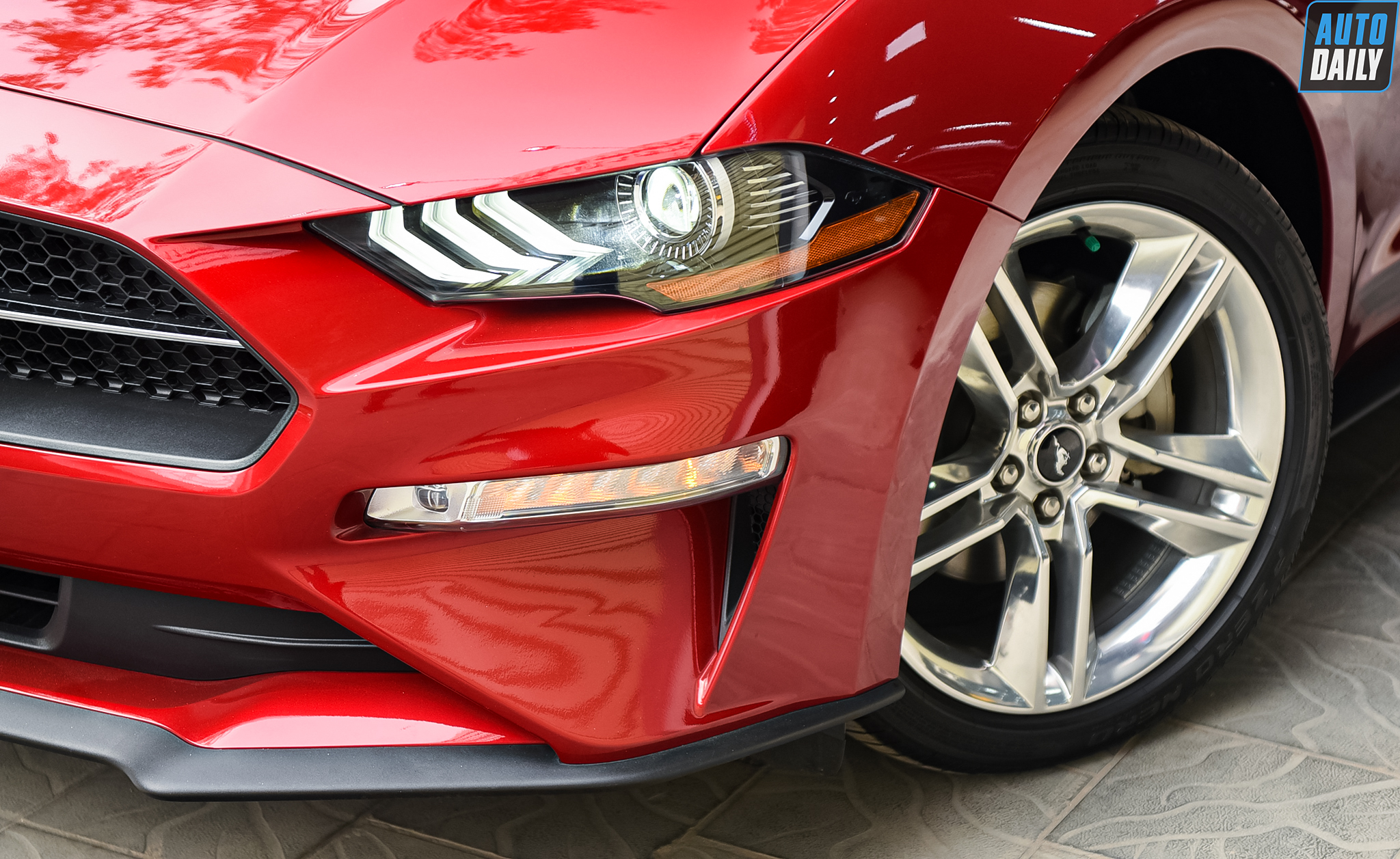 Chi tiết Ford Mustang Premium 2021 giá hơn 3 tỷ tại Việt Nam 2.jpg