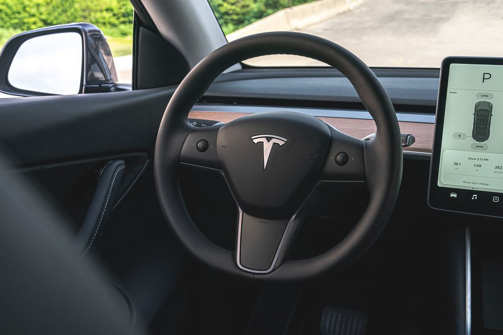 2020-tesla-model-y-long-range-213-1592938857.jpeg