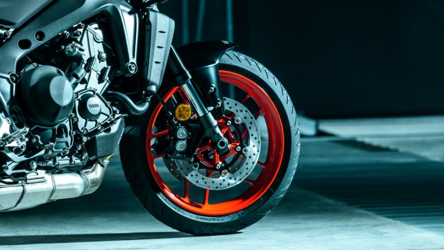 Những nâng cấp đáng giá của Yamaha MT-09 2021, đối thủ Ducati Monster Yamaha MT-09 202 (3).jpg