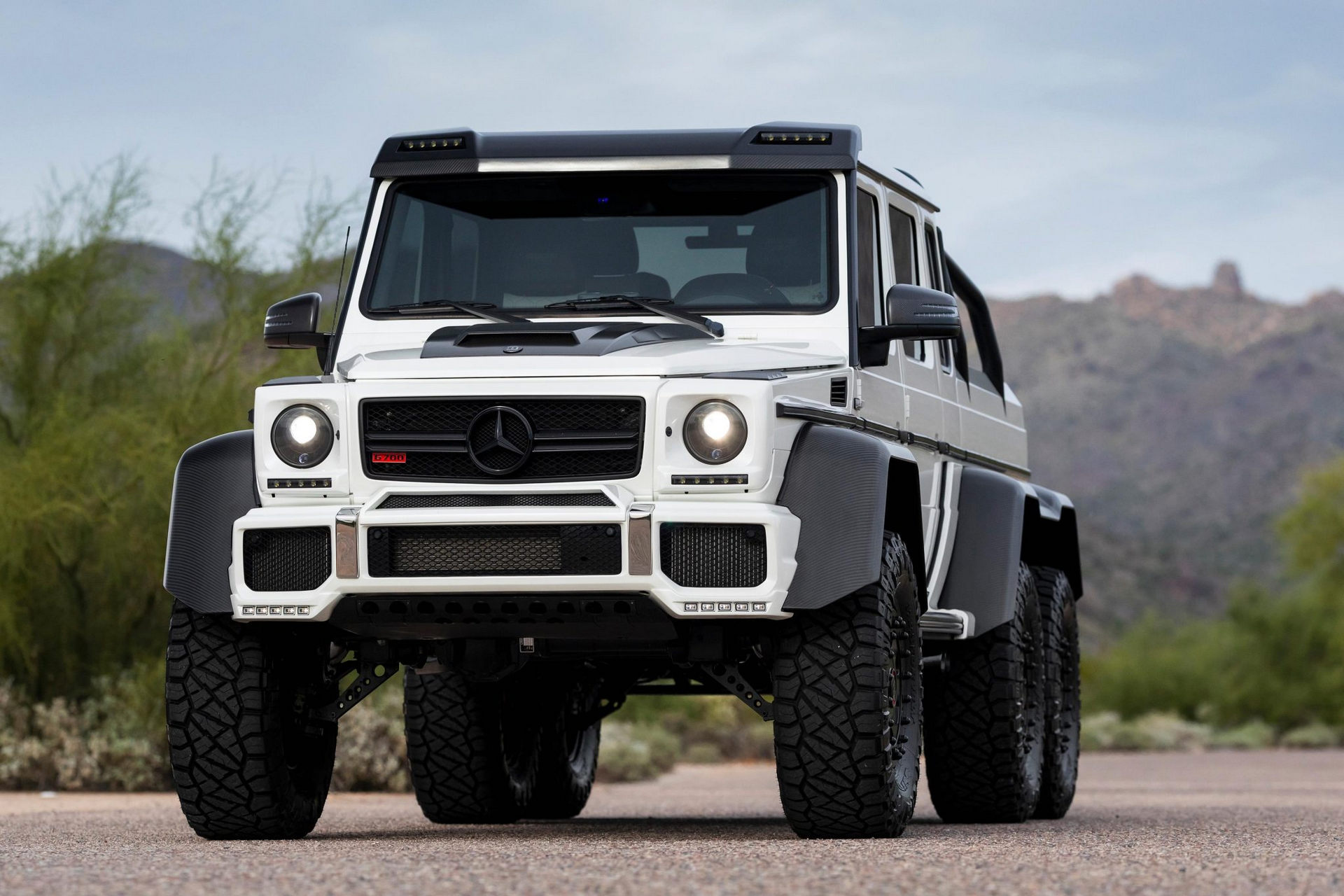 Mercedes G63 6×6 Bản Độ Brabus Được Bán Đấu Giá Hơn 1 Triệu Usd