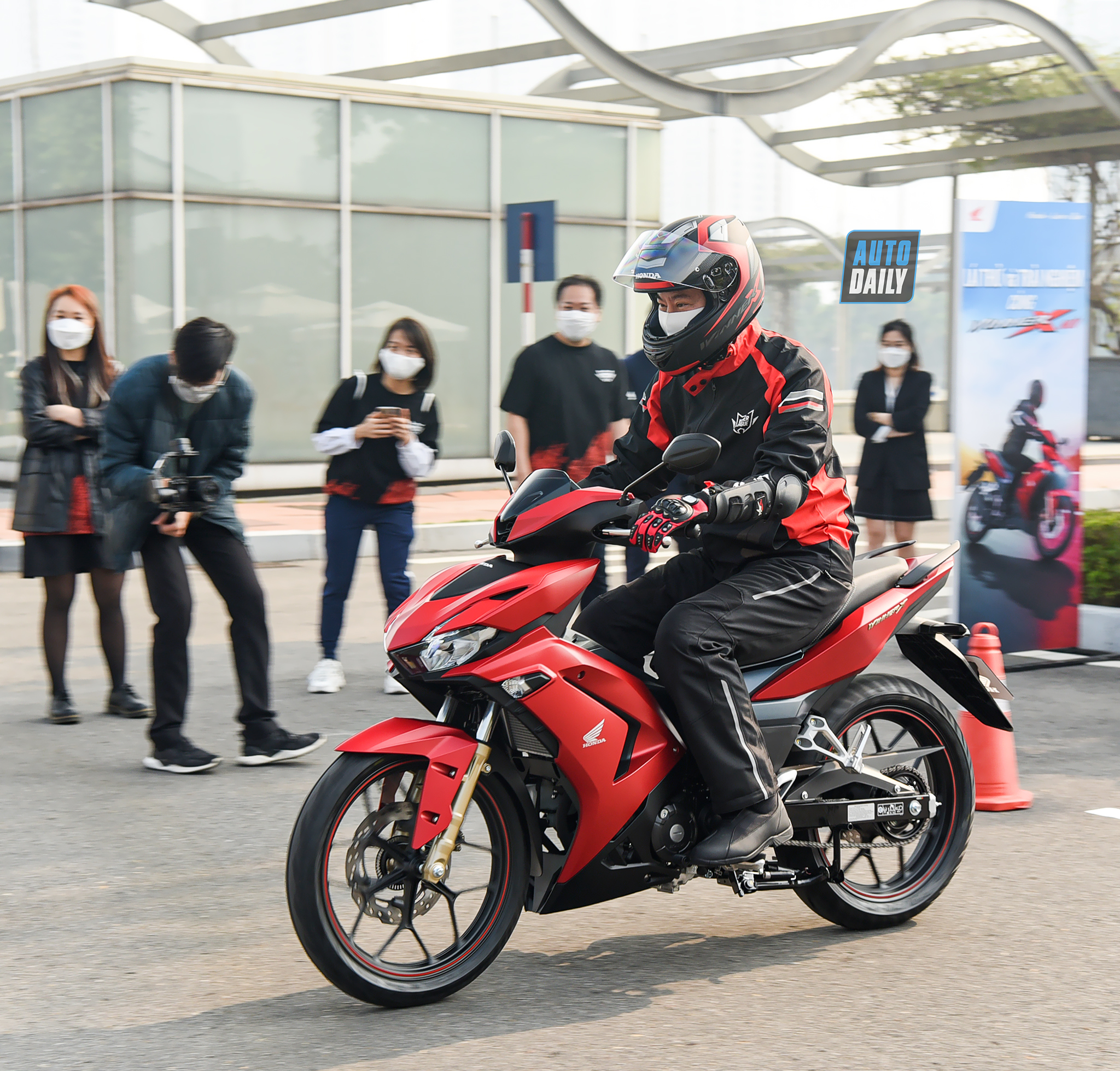 Chi tiết Honda Winner X 2022 giá từ 46 triệu tại Việt Nam adt-0676-copy.jpg
