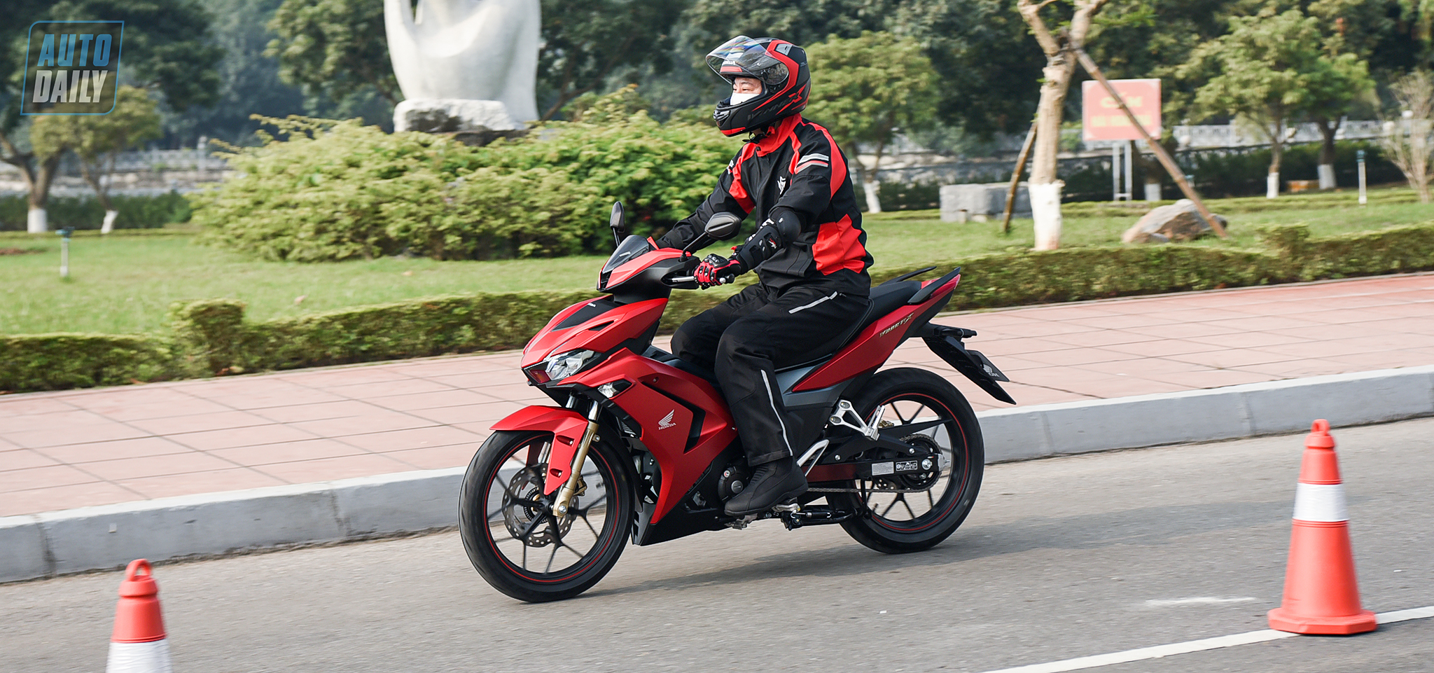 Chi tiết Honda Winner X 2022 giá từ 46 triệu tại Việt Nam adt-0705-copy.jpg