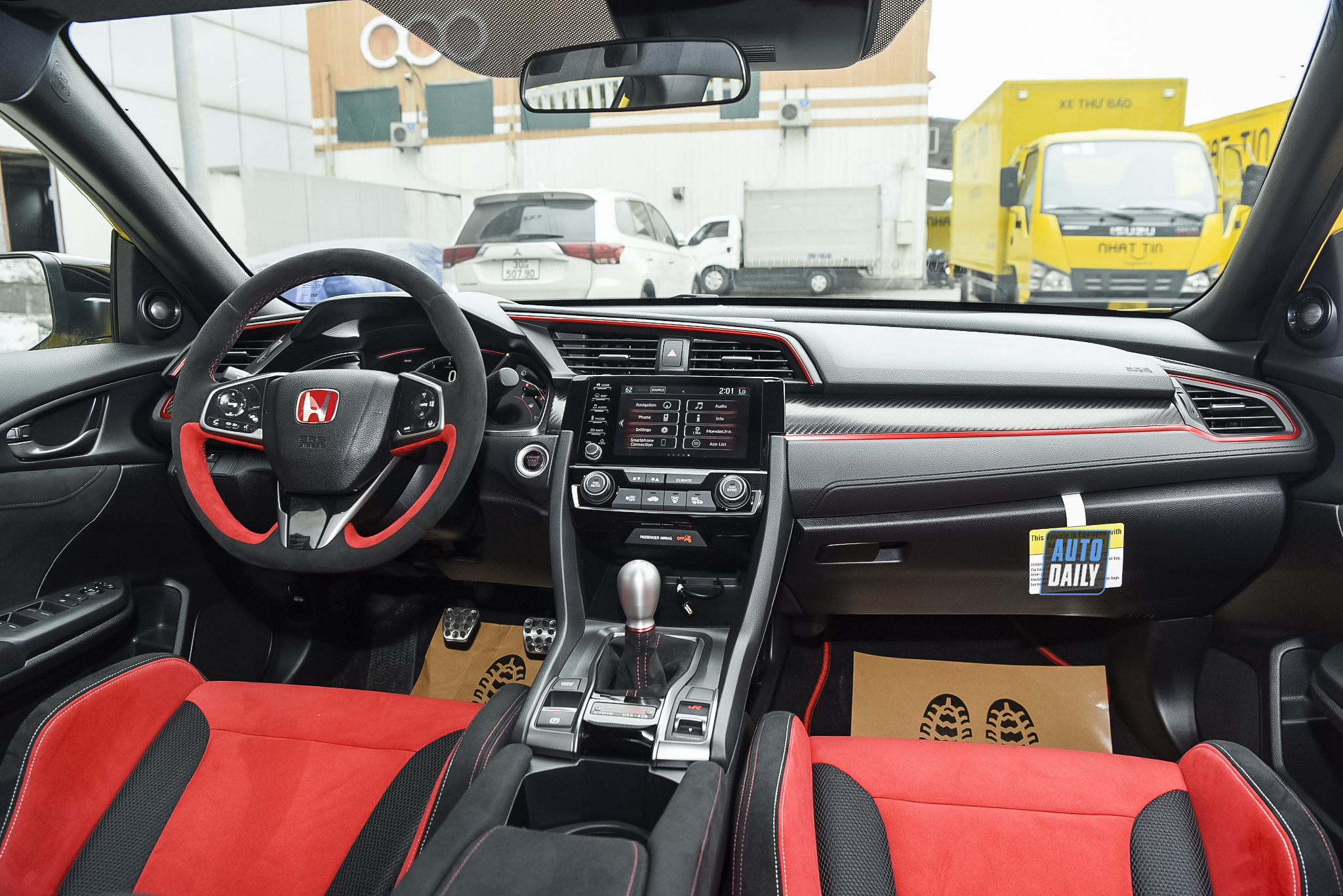 Gallery: 2017 Honda Civic Type R interior