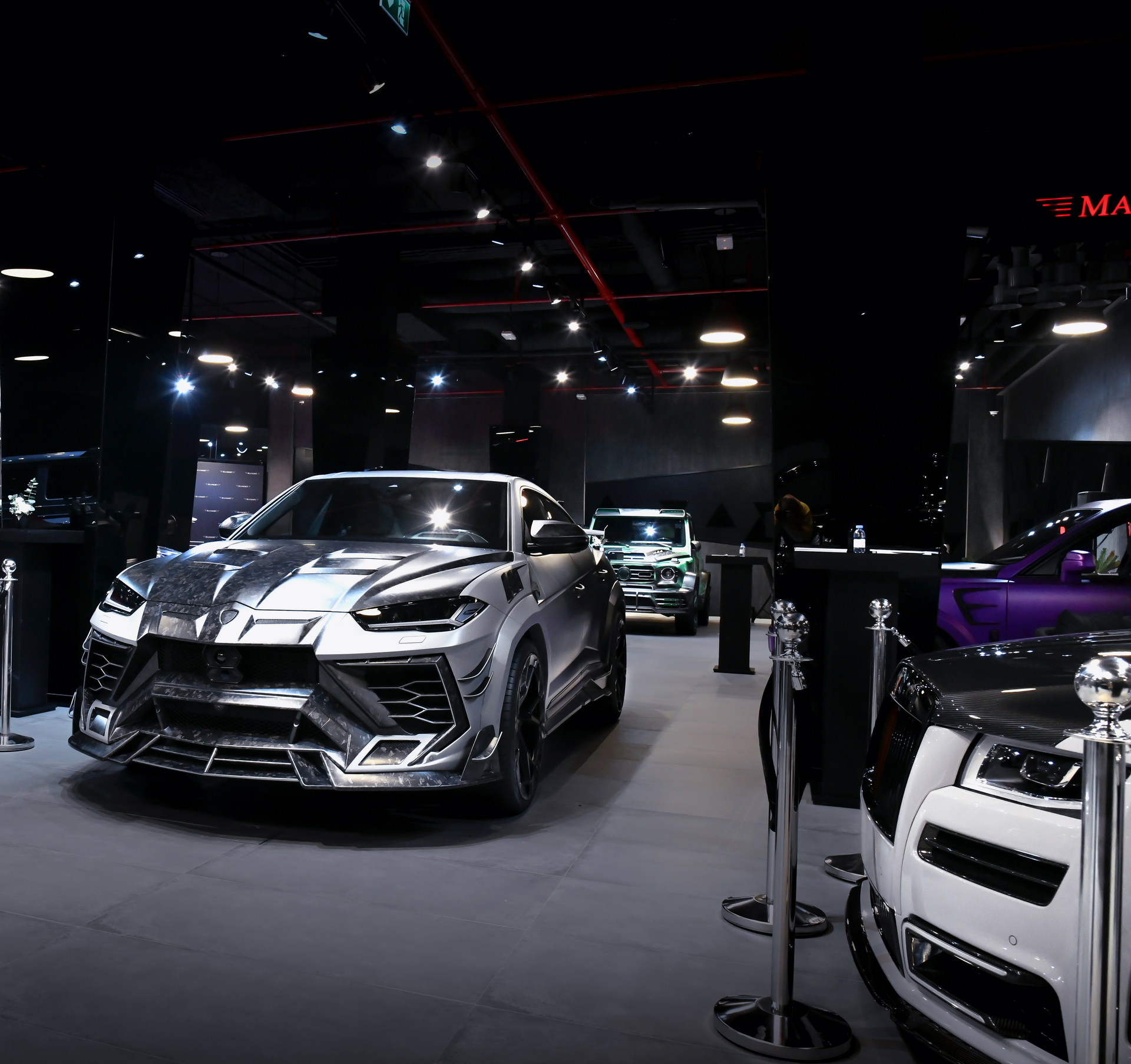 Mansory tung ra 3 bản độ đặc biệt của Cullinan, Urus và G-Class mansory-new-showroom-in-dubai-9.jpg