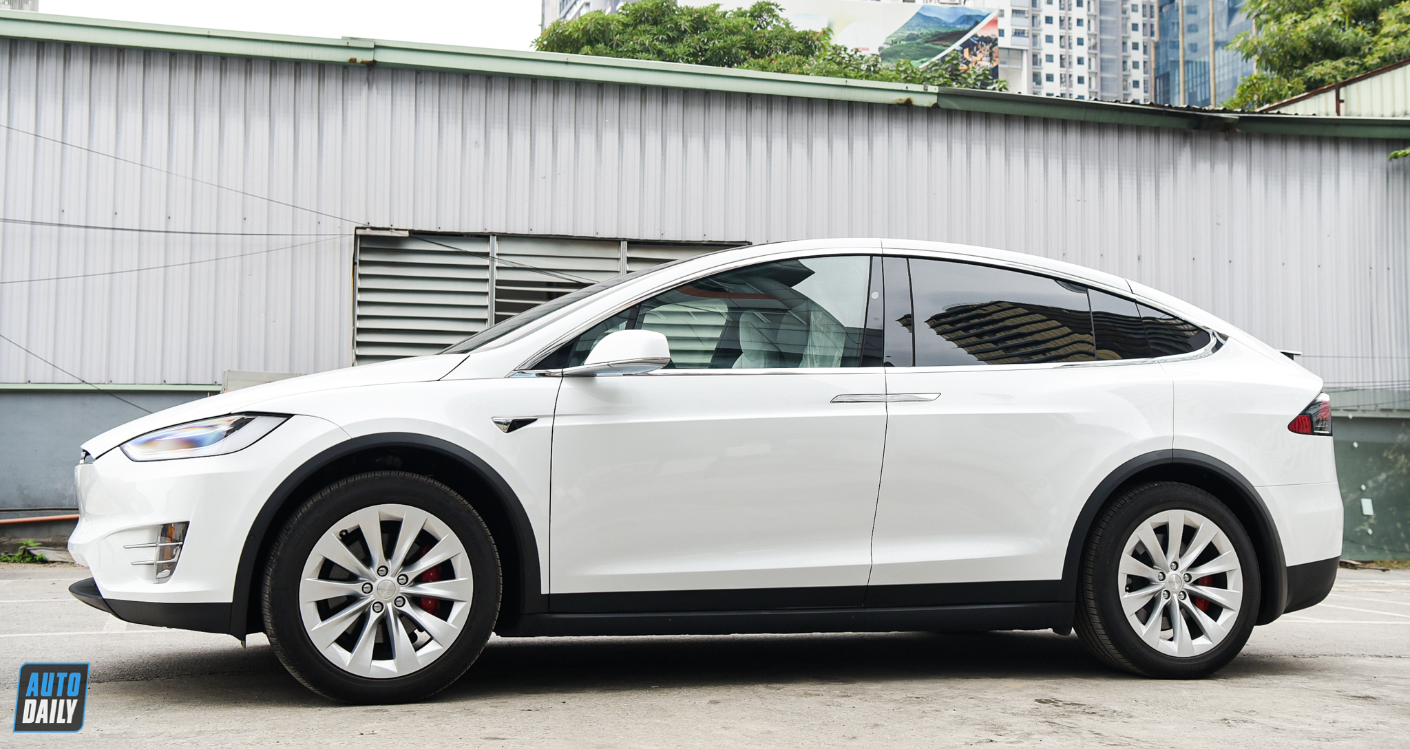 Chi tiết xe điện Tesla Model X Performance mới về Việt Nam adt-3130.jpg