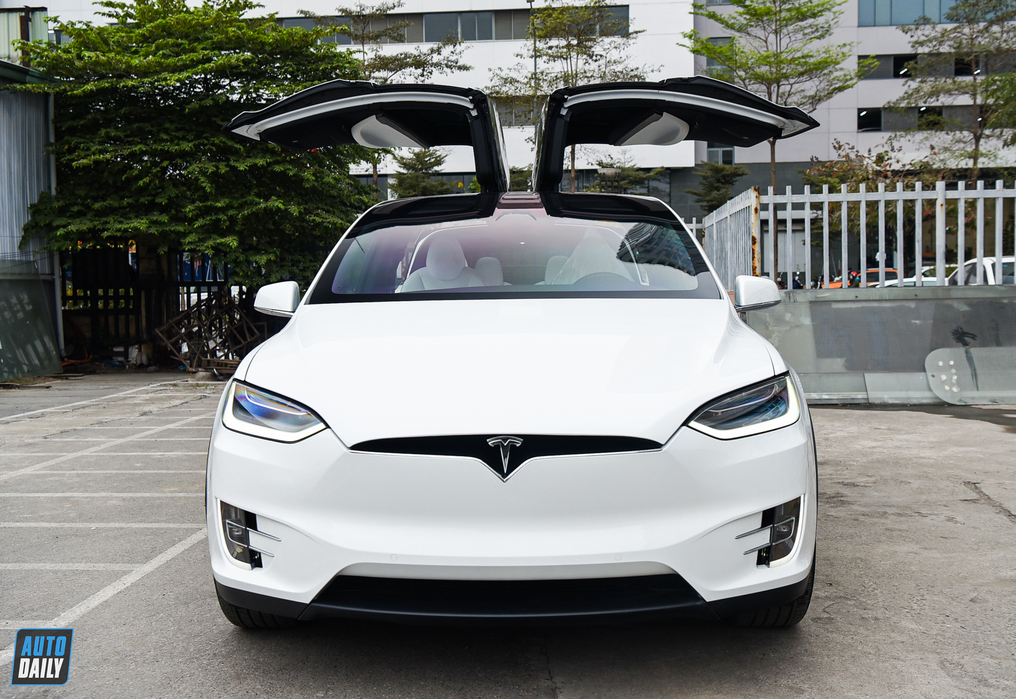 Chi tiết xe điện Tesla Model X Performance mới về Việt Nam adt-3165.jpg