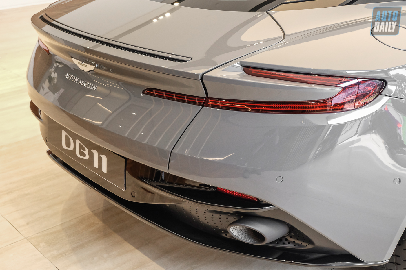 Soi chi tiết Aston Martin DB11 V8 có giá bán hơn 17 tỷ đồng tại Việt Nam Aston Martin DB11 (26).jpg