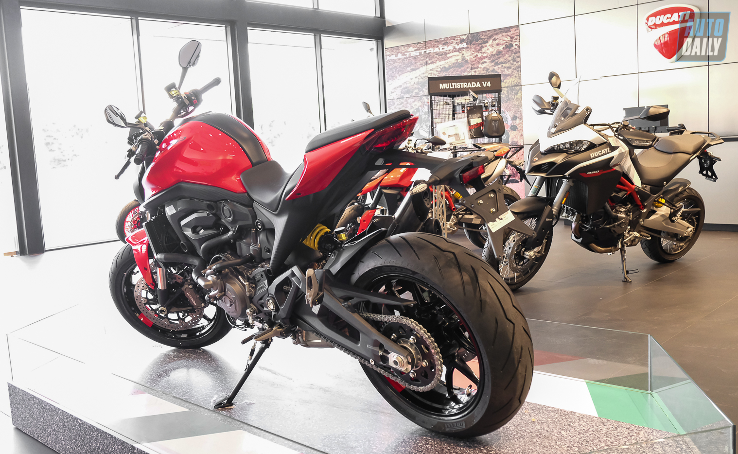 Ducati Monster 937 2021 - Trọng lượng nhẹ, nhỏ gọn và linh hoạt hơn Ducati Monster 937 2021  (13).jpg