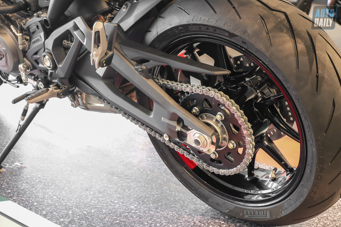 Ducati Monster 937 2021 - Trọng lượng nhẹ, nhỏ gọn và linh hoạt hơn Ducati Monster 937 2021  (15).jpg