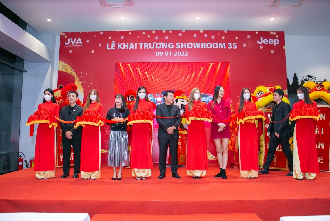 Jeep Vietnam Automobiles khai trương showroom 3S mới và ra mắt RAM TRX jeep.jpg