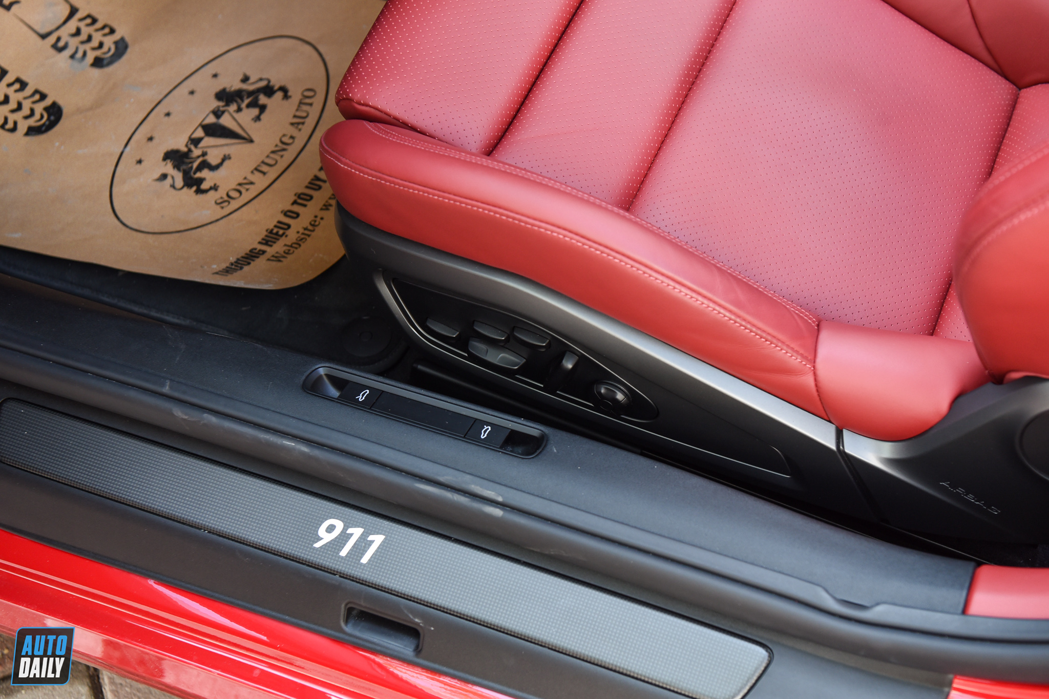 Ảnh chi tiết Porsche 911 Carrera S Cabriolet nhập tư nhân giá trên 10 tỷ adt-6823.jpg