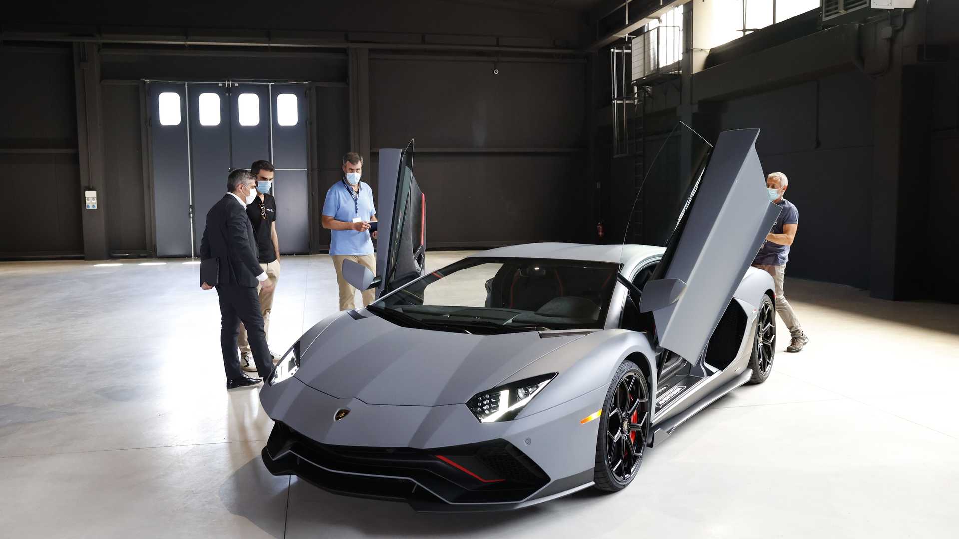 Tương lai của Lamborghini là xe điện, chiếc đầu xuất hiện vào năm 2025 lamborghini-aventador-lp-780-4-ultimae1.jpeg